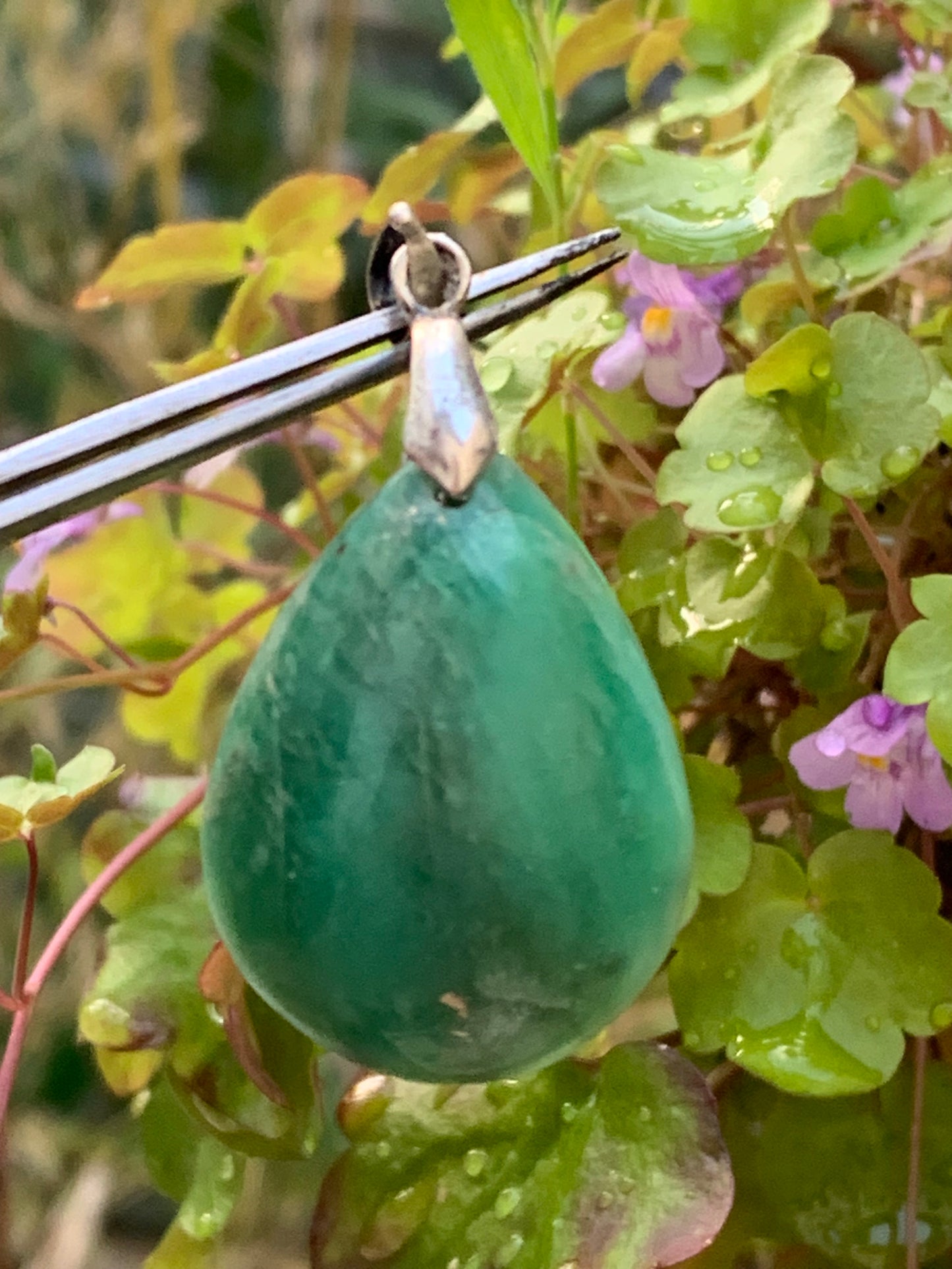 Amazonite, pendentif de 40mm de hauteur x 24 de largeur x 10 d'épaisseur. Vendu avec cordon réglable de couleur noire offert !