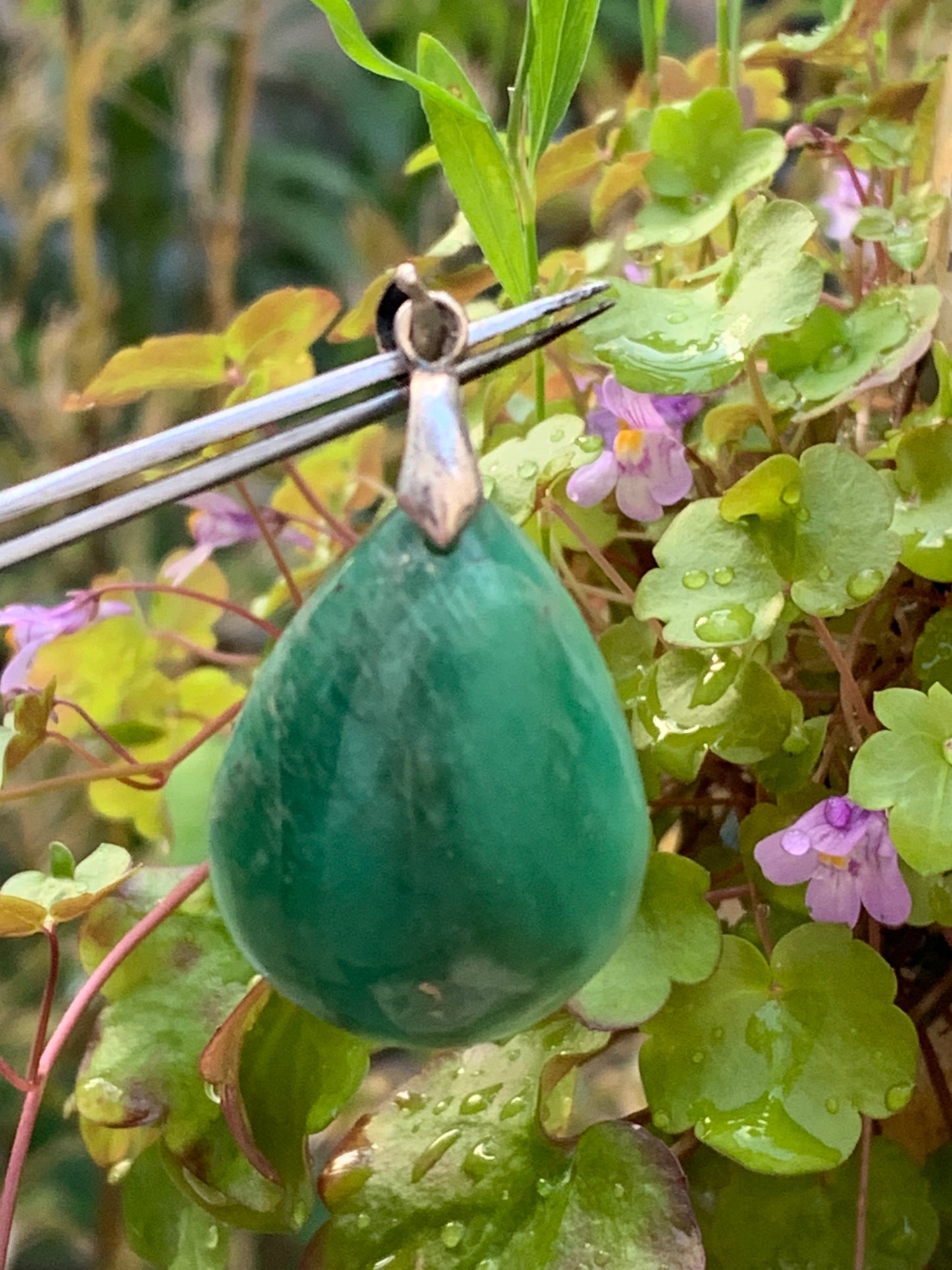 Amazonite, pendentif de 40mm de hauteur x 24 de largeur x 10 d'épaisseur. Vendu avec cordon réglable de couleur noire offert !