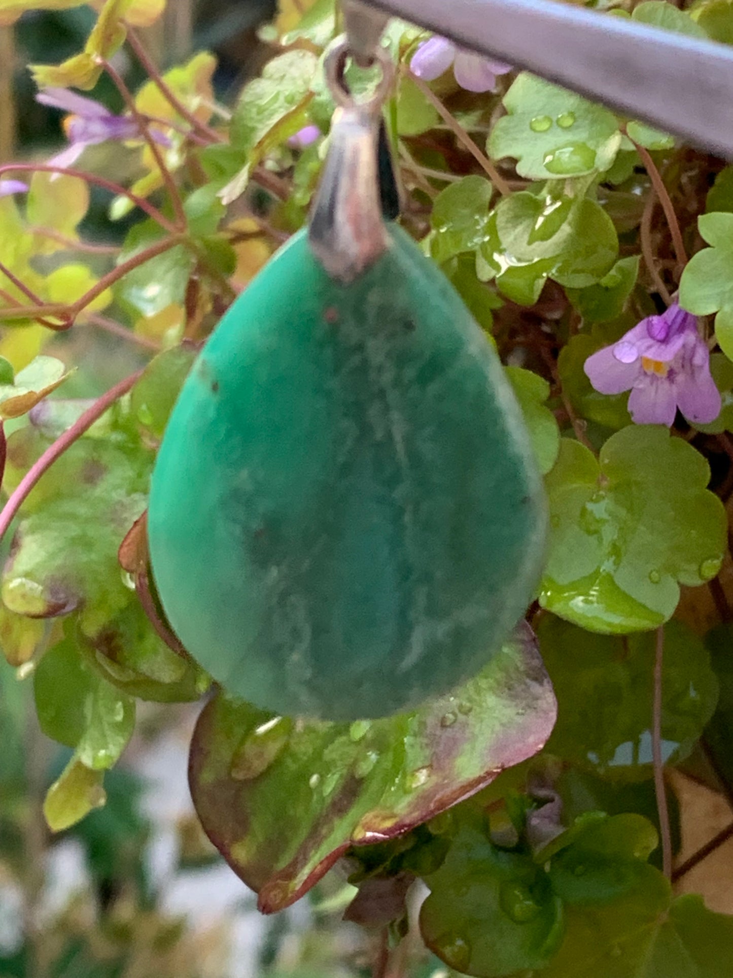 Amazonite, pendentif de 40mm de hauteur x 24 de largeur x 10 d'épaisseur. Vendu avec cordon réglable de couleur noire offert !
