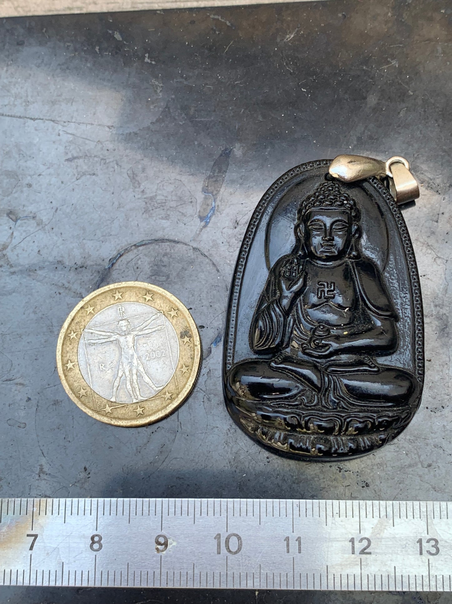 Obsidienne noire, pendentif du Bouddha de 62 millimètres de hauteur x 32 mm de largeur x 12 millimètres. Vendu avec cordon noir réglable offert !