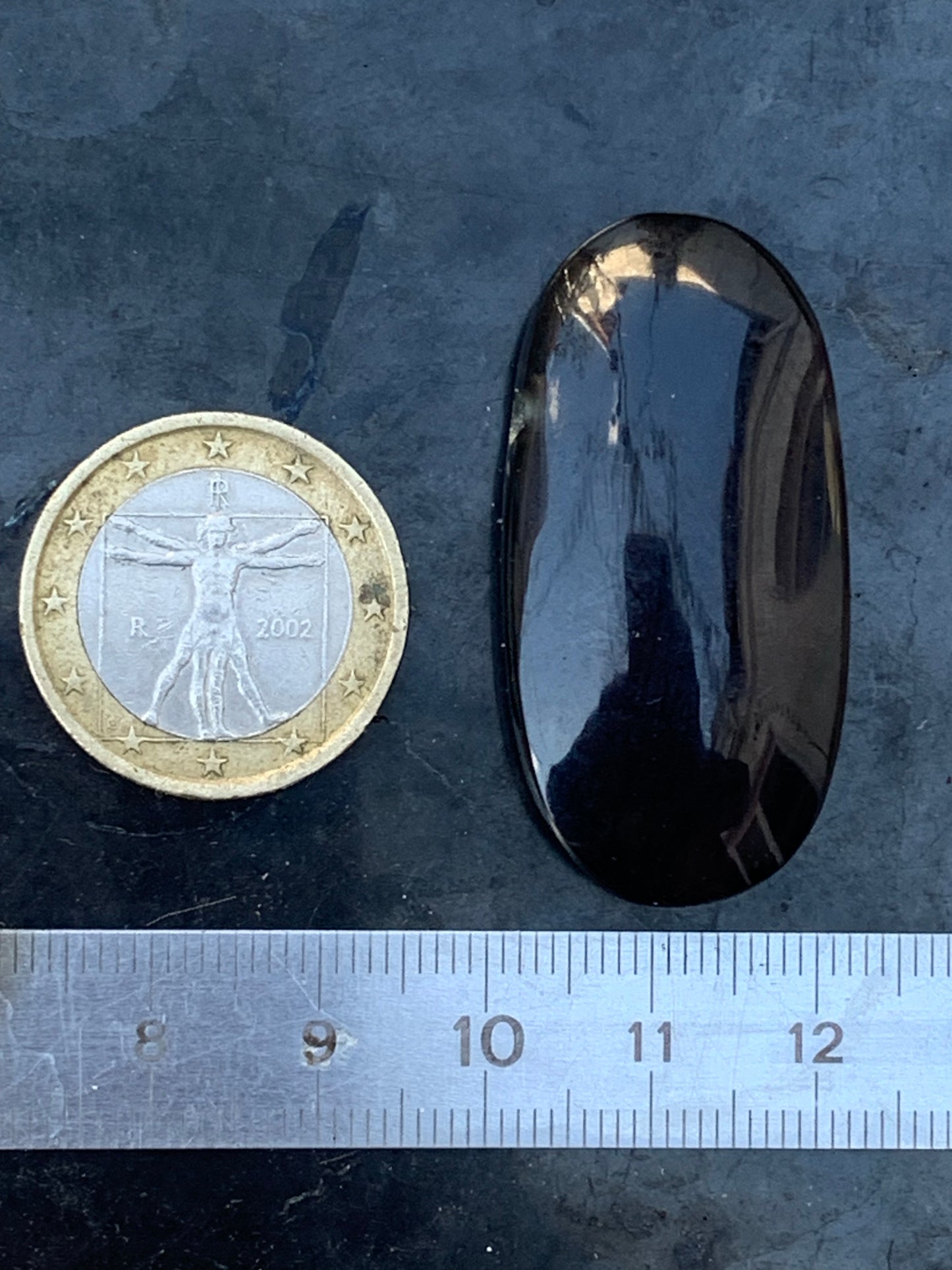 Obsidienne Arc-en-ciel, pendentif de 41 millimètres de hauteur x 21 mm de largeur x 11 millimètres. Vendu avec cordon noir réglable offert !