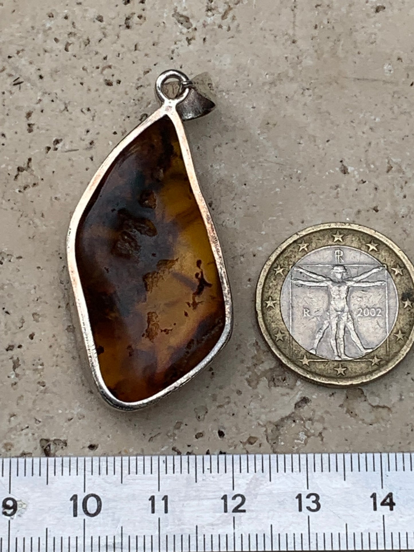 Amber, superb silver pendant measuring 55x22x12 mm. Sold with a sliding (adjustable) black leather cord from 40 to 70 cm!