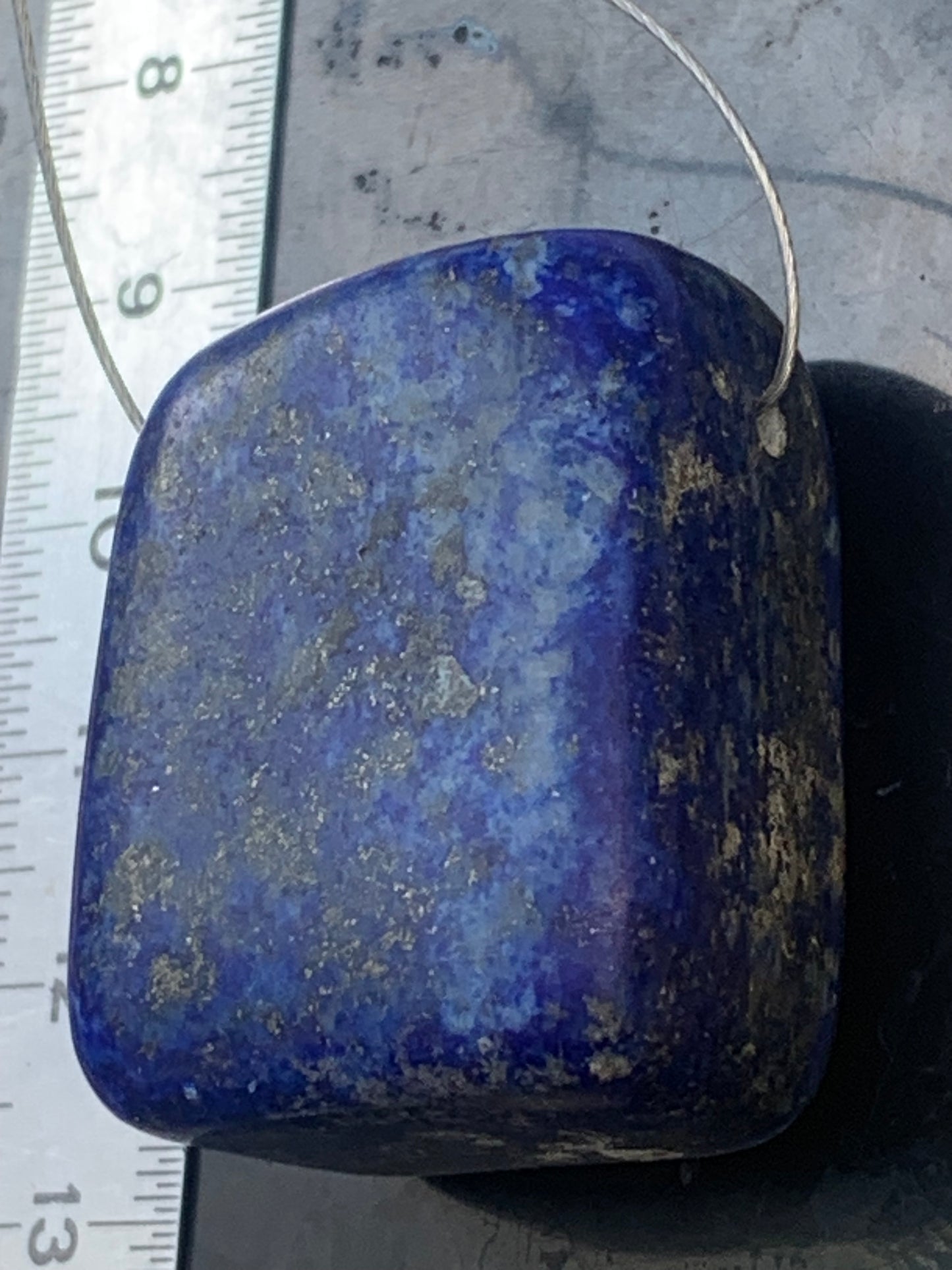 Lapis lazuli, pierre de finition polie et percée en latéral, qualité AA à AAA, 32mm x 26 x 20, parfait pour faire une composition de collier ou en pendentif !
