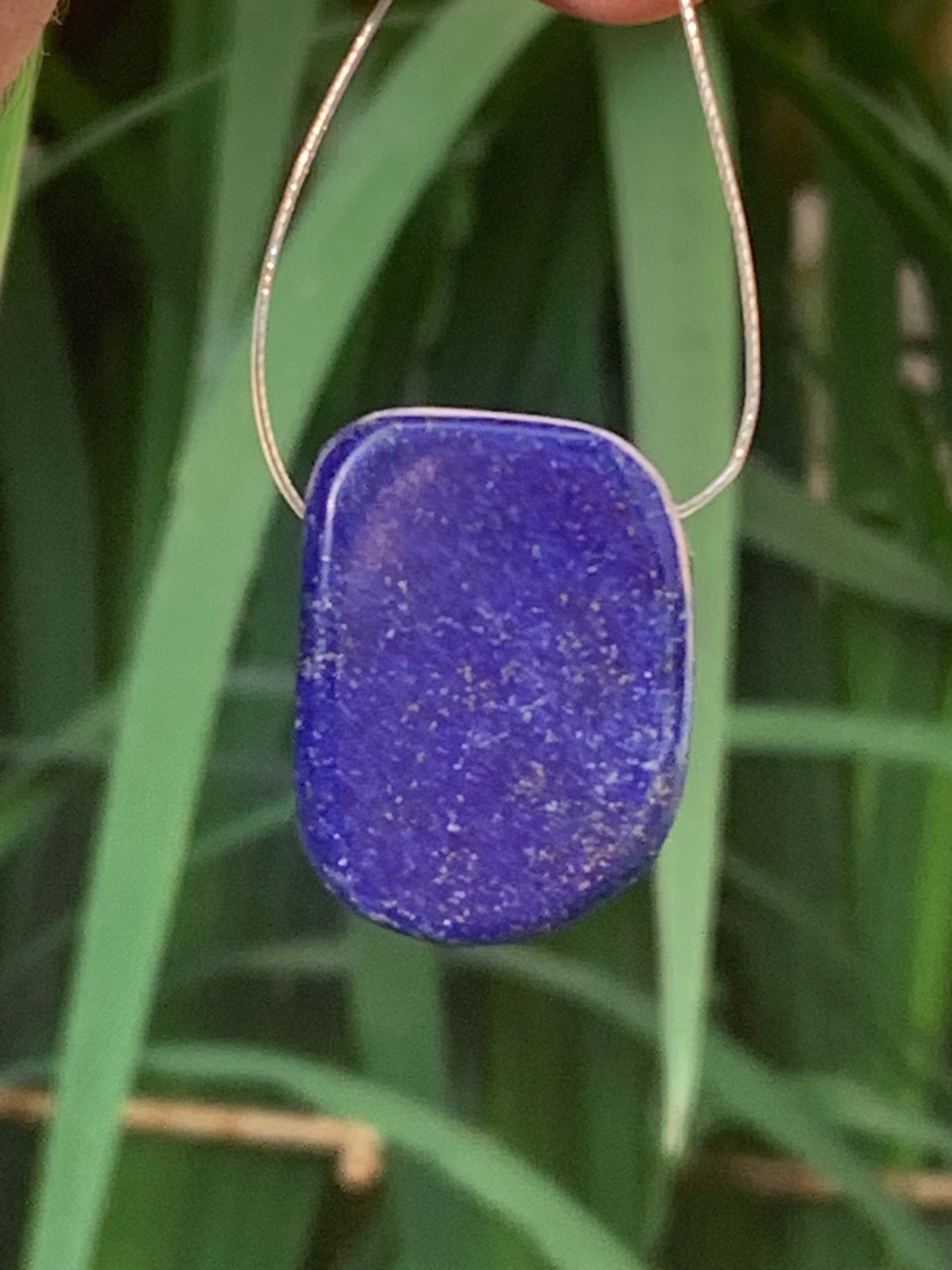 Lapis lazuli, pierre de finition polie et percée en latéral, qualité AA à AAA, 27mm x 20 x 17, parfait pour faire une composition de collier ou en pendentif !