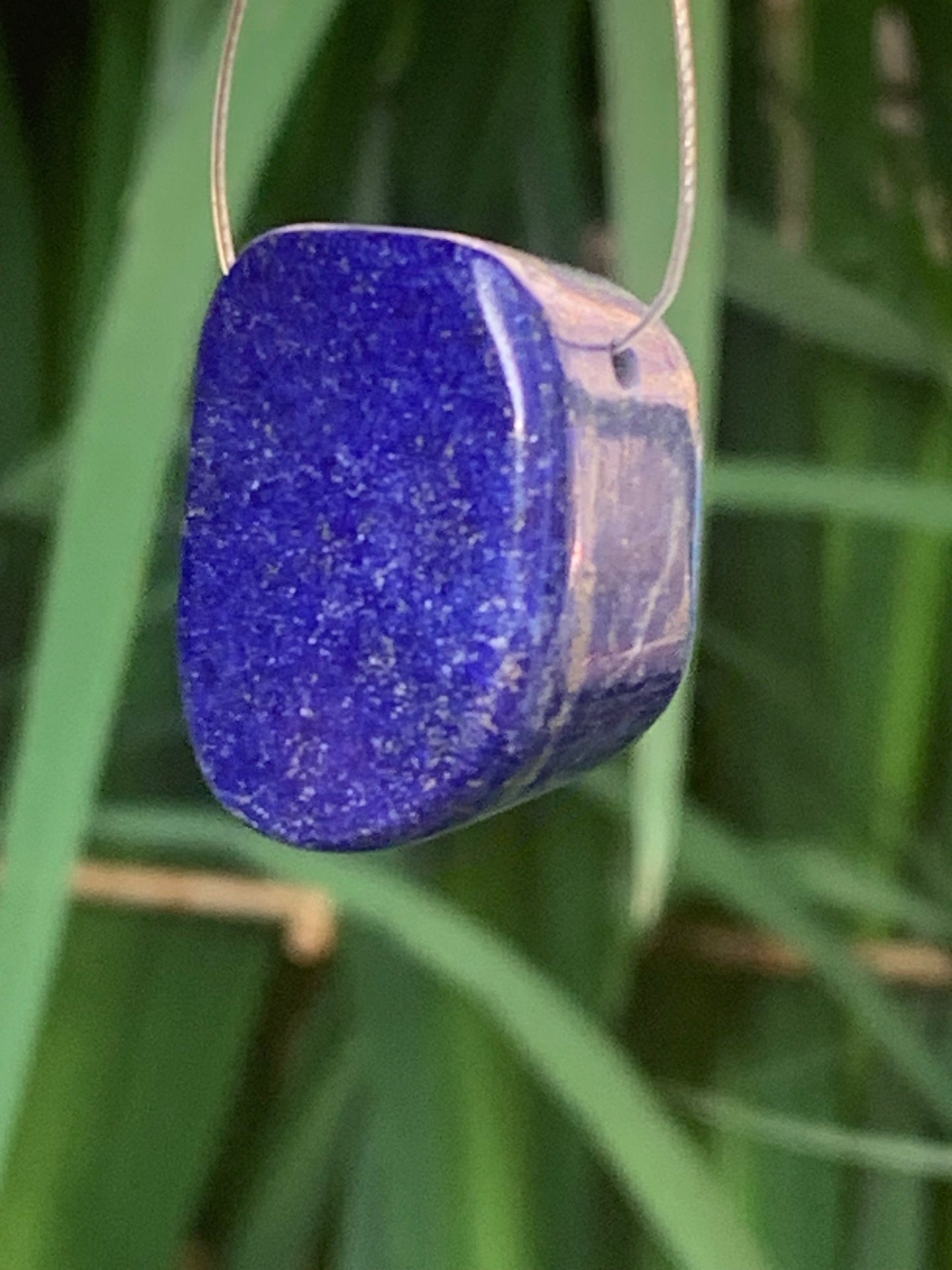Lapis lazuli, pierre de finition polie et percée en latéral, qualité AA à AAA, 27mm x 20 x 17, parfait pour faire une composition de collier ou en pendentif !