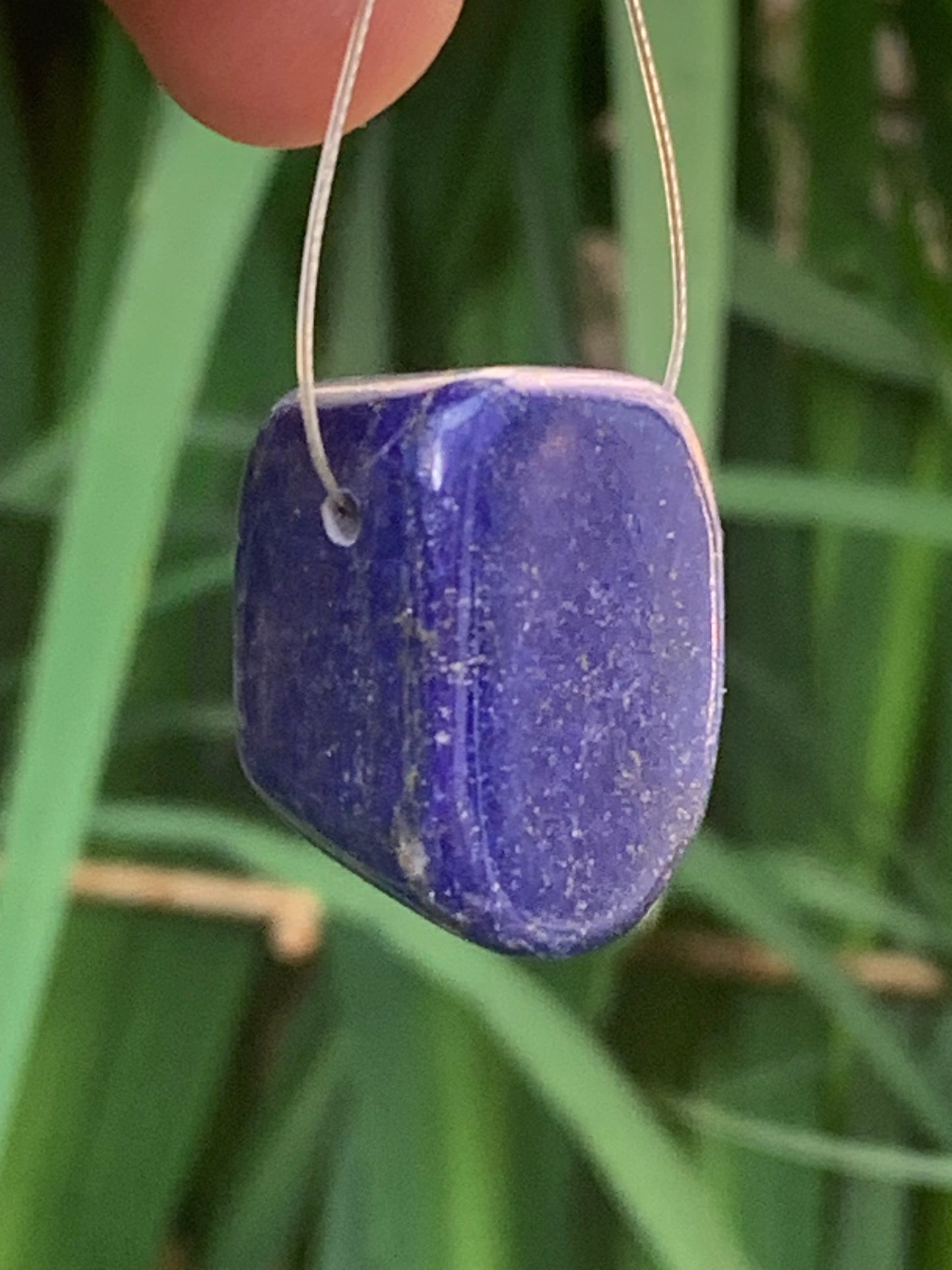 Lapis lazuli, pierre de finition polie et percée en latéral, qualité AA à AAA, 27mm x 20 x 17, parfait pour faire une composition de collier ou en pendentif !