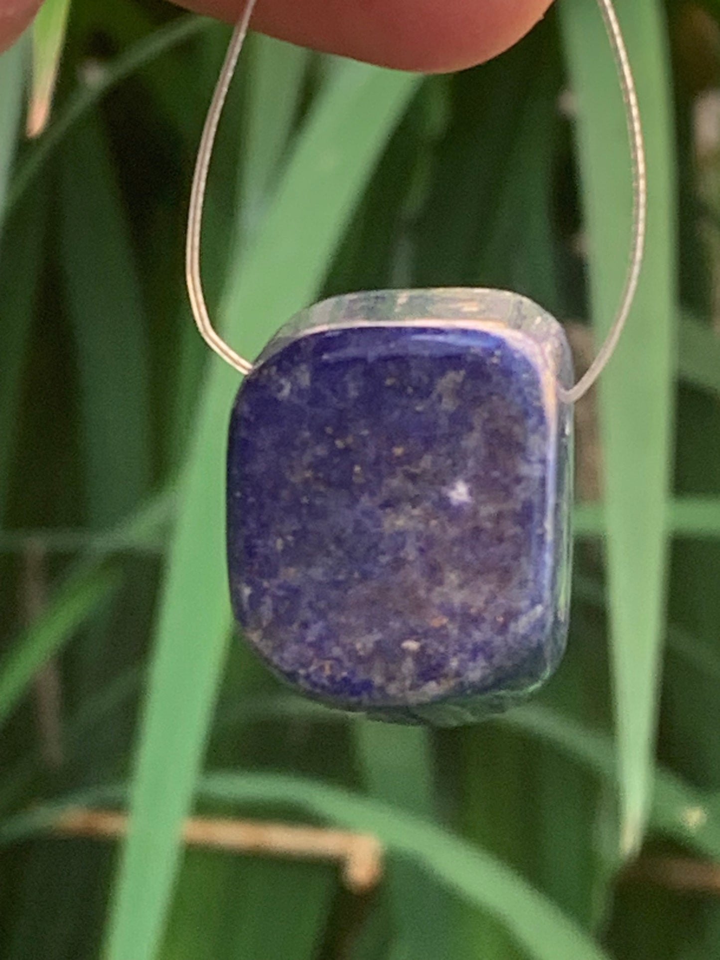 Lapis lazuli, pierre de finition polie et percée en latéral, qualité AA à AAA, 27mm x 20 x 17, parfait pour faire une composition de collier ou en pendentif !