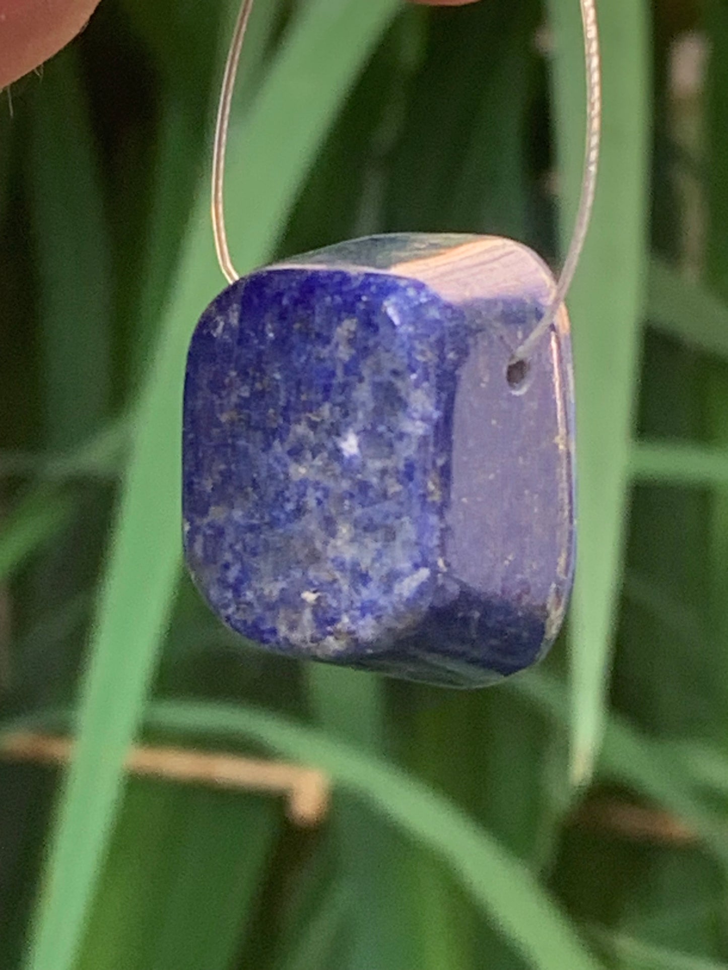 Lapis lazuli, pierre de finition polie et percée en latéral, qualité AA à AAA, 27mm x 20 x 17, parfait pour faire une composition de collier ou en pendentif !