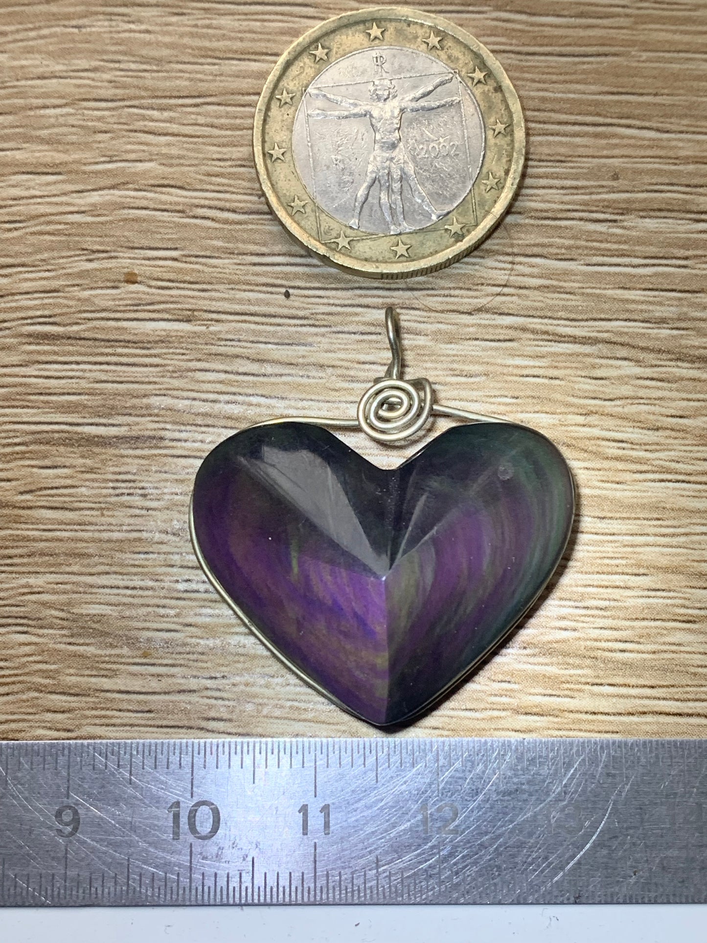 Obsidienne Oeil céleste, pendentif en Argent 925, de 31 millimètres de hauteur x 32 mm de largeur x 11 millimètres. Vendu avec cordon noir réglable offert !
