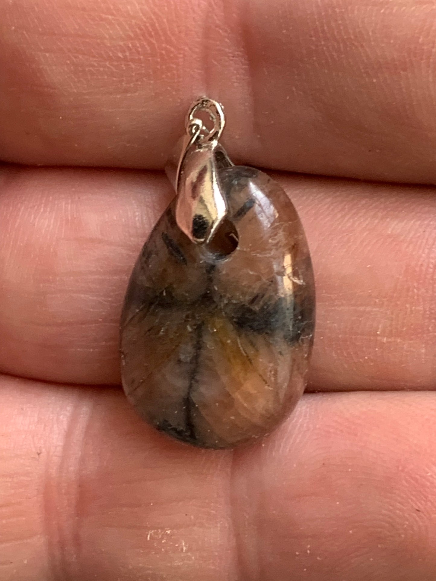 Chiastolite/Andalusite, pendant measuring 33 millimeters x 18x7. Sold with or without a black cord and adjustable to 60 cm!