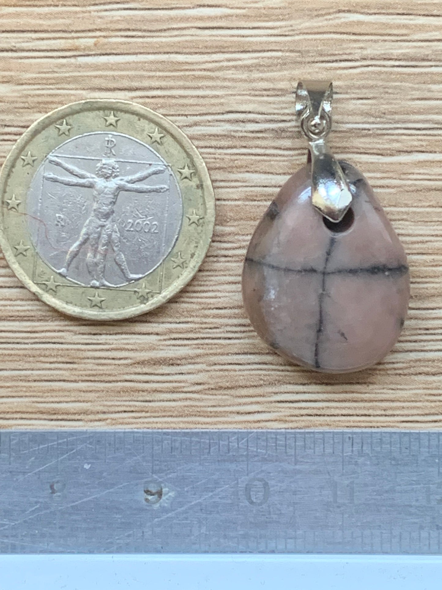 Chiastolite/Andalusite, pendant measuring 34 millimeters x 18x7. Sold with or without a black cord and adjustable to 60 cm!