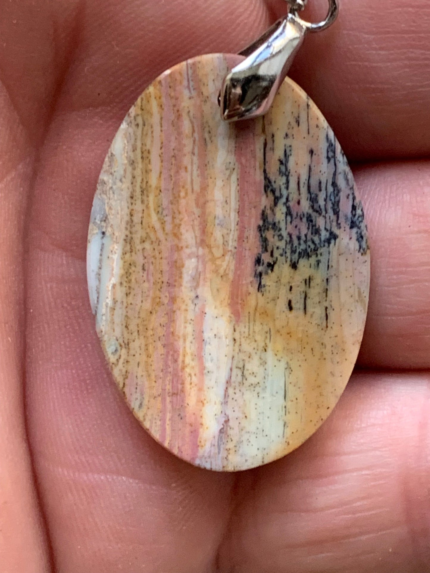 Bois fossilisé/ pétrifié, pendentif en cabochon de 48x25x6 millimètres, vendu avec cordon coulissant (réglable) marron de 40 à 70 centimètres !