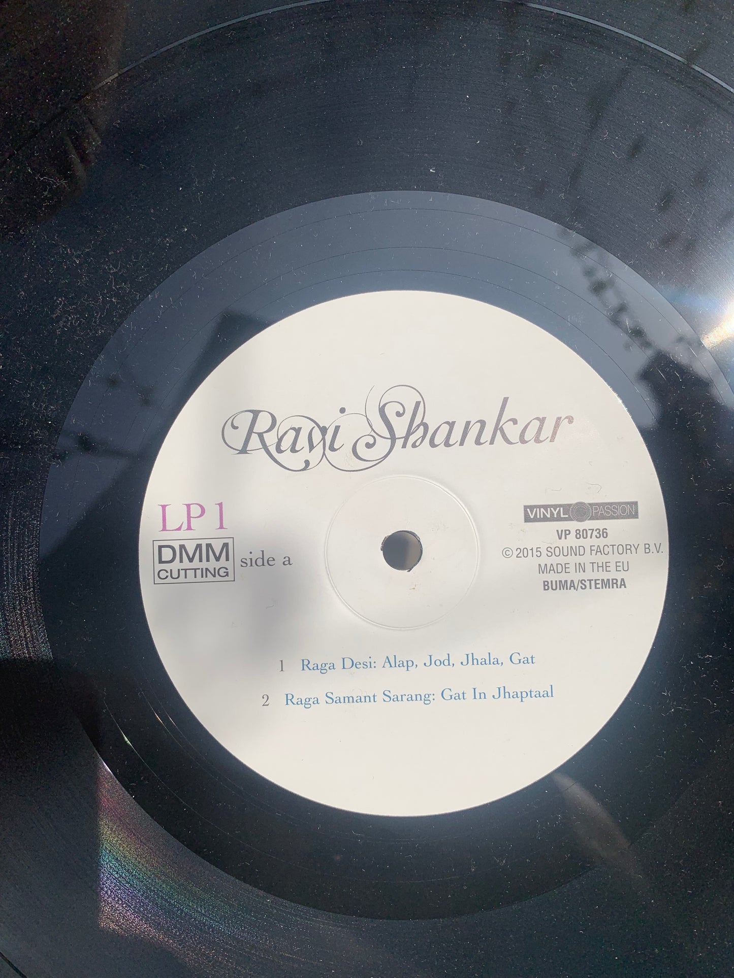 Format 'disque vynile' ou clé Usb. Artiste : Ravi Shankar – Ragas- Label : Vinyl Passion. Double album, 'Chant religieux Hindouiste/ Ragas' !