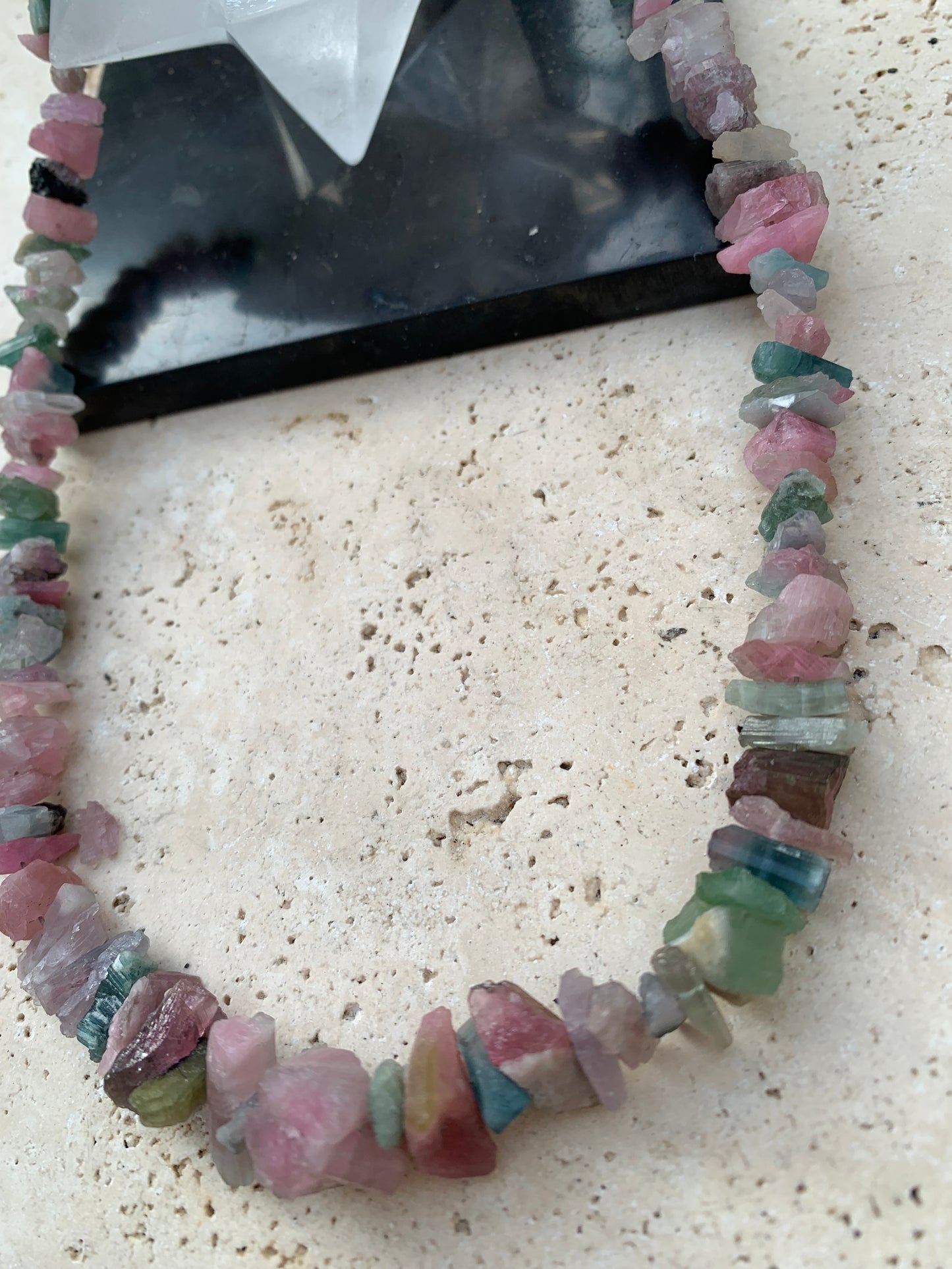 Bijoux d'exception, superbe collier en perle naturelle de tourmaline multicolore, 45cm de longueur. Fait sur Argent par G&Z !