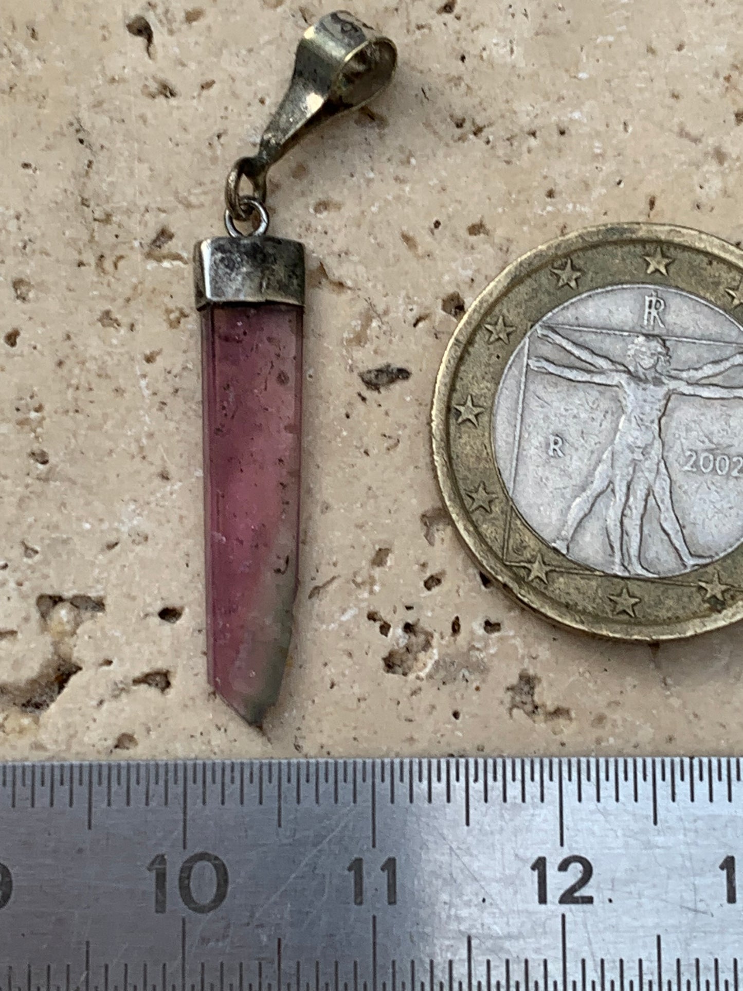 Tourmaline melon d'eau/ pastèque, pendentif en Argent de 40mm de hauteur x 6 de largeur x 2. Vendu avec cordon réglable de couleur noire !