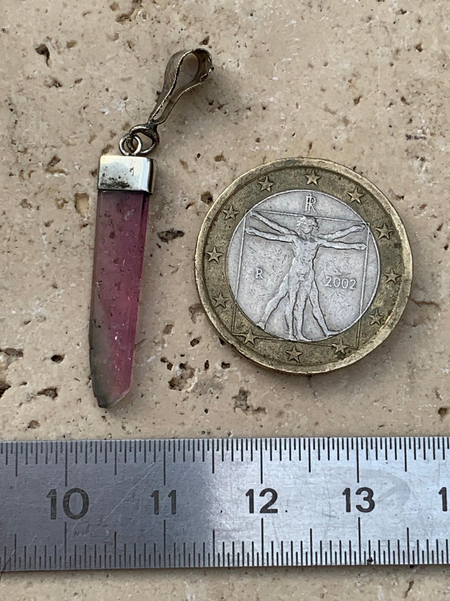 Tourmaline melon d'eau/ pastèque, pendentif en Argent de 40mm de hauteur x 6 de largeur x 2. Vendu avec cordon réglable de couleur noire !