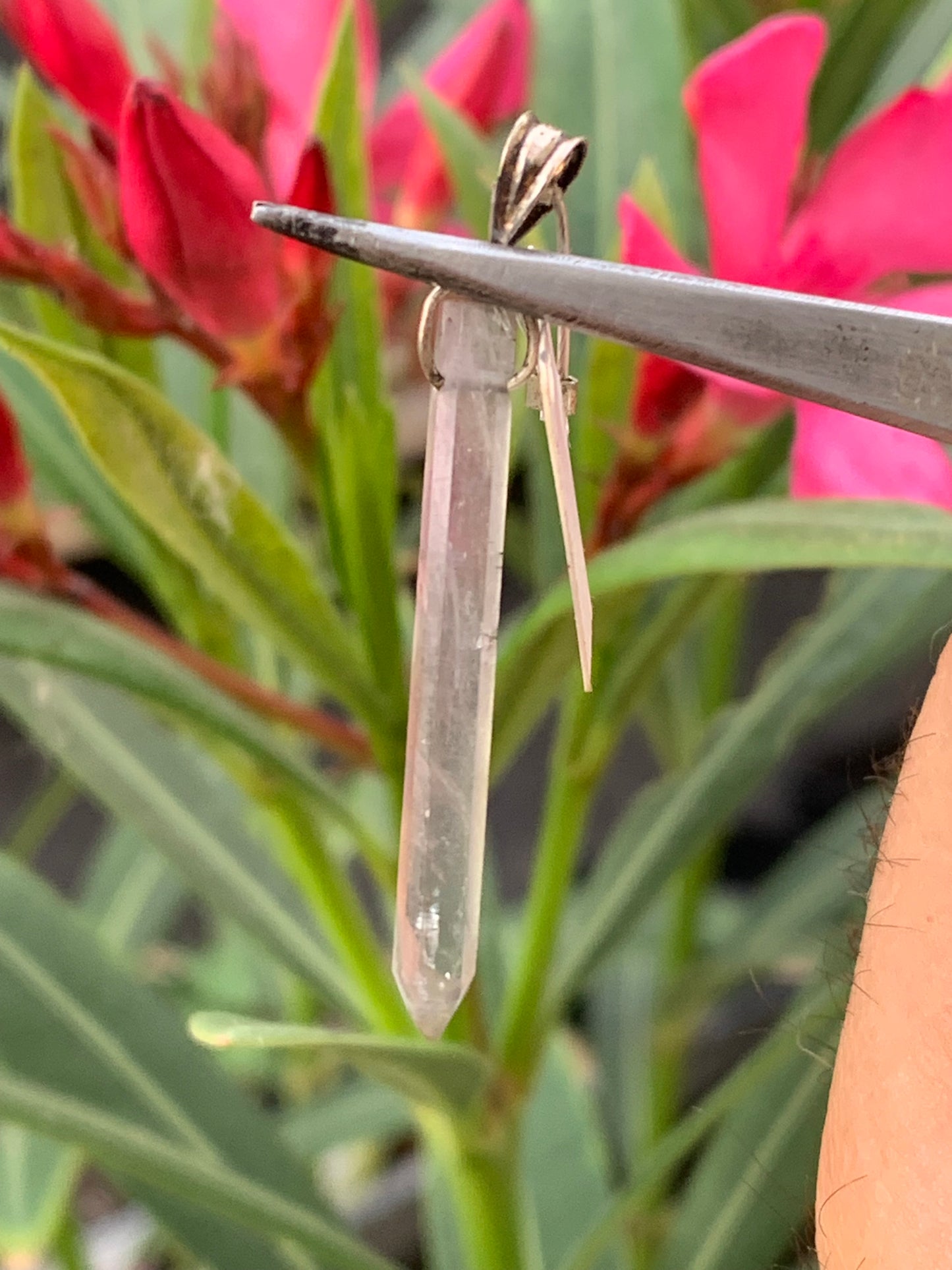 Tourmaline melon d'eau ! Pièce en Argent fait par G&Z de 43 mm de hauteur x4 de largeur x4. Vendu avec cordon réglable de couleur noire !