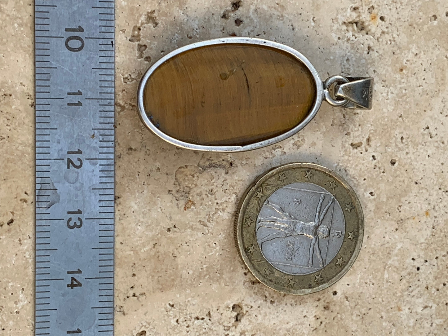 Oeil de tigre, pendentif en Argent de 42mm de hauteur x 20 de largeur x 8 d'épaisseur. Vendu avec cordon réglable !
