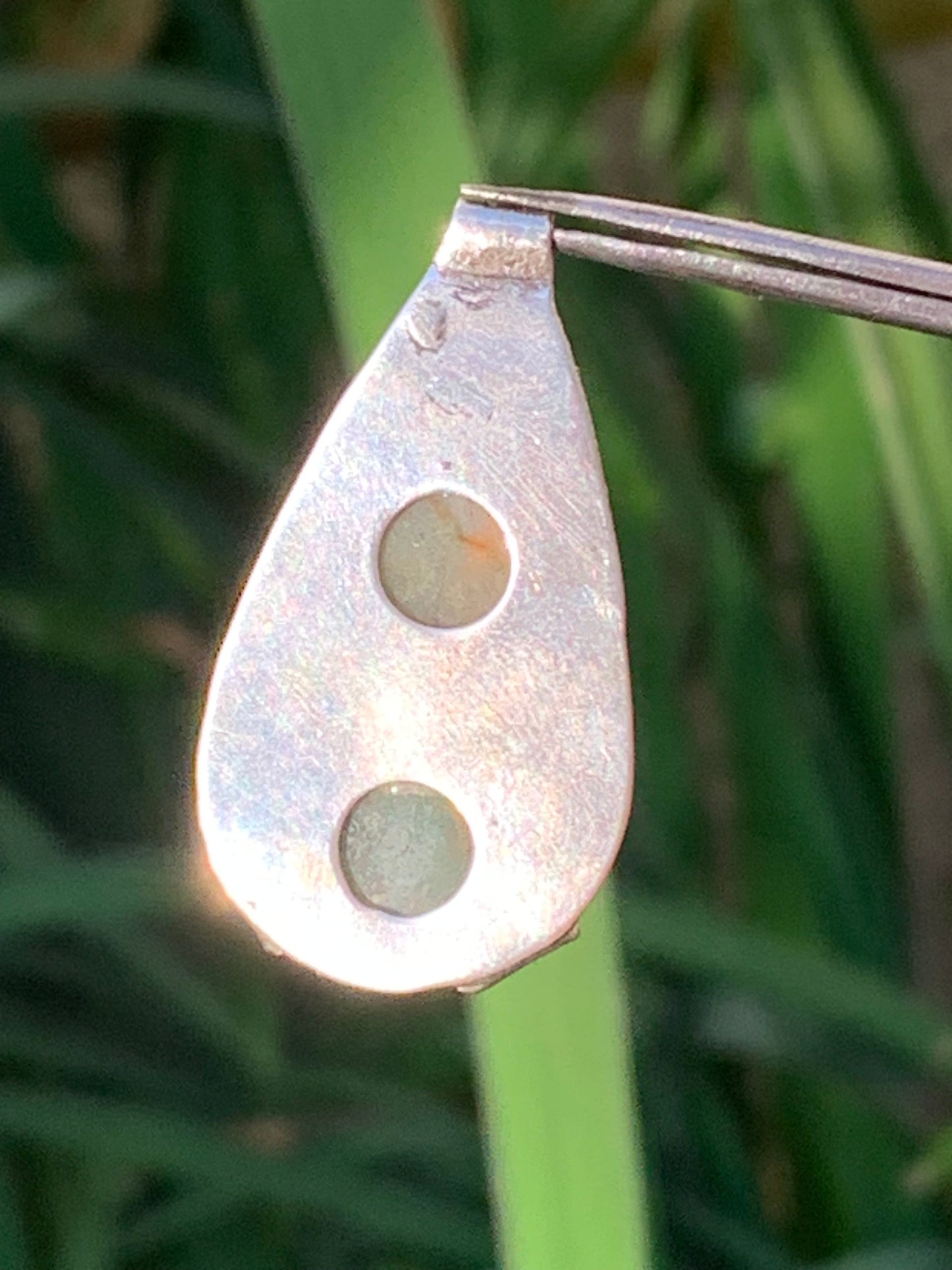 Agate mousse, pendentif en Argent de 35mm de hauteur x18 de largeur x6d'épaisseur. Vendu avec cordon réglable !