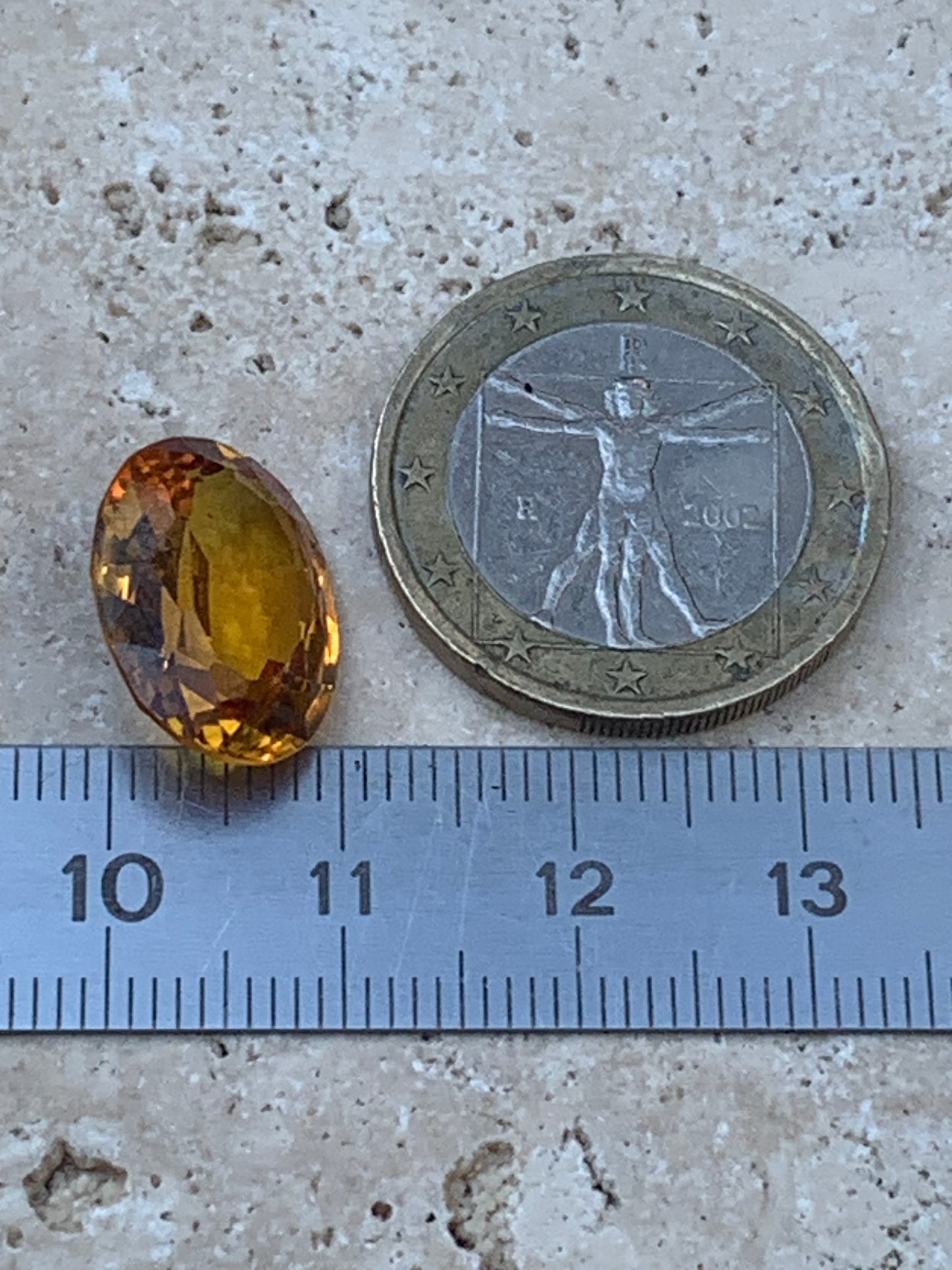 Citrine chauffée, pierre taillée de 16mm x12 x 7 - 10,5 carats. Parfait en bijouterie, collection ,exposition, etc