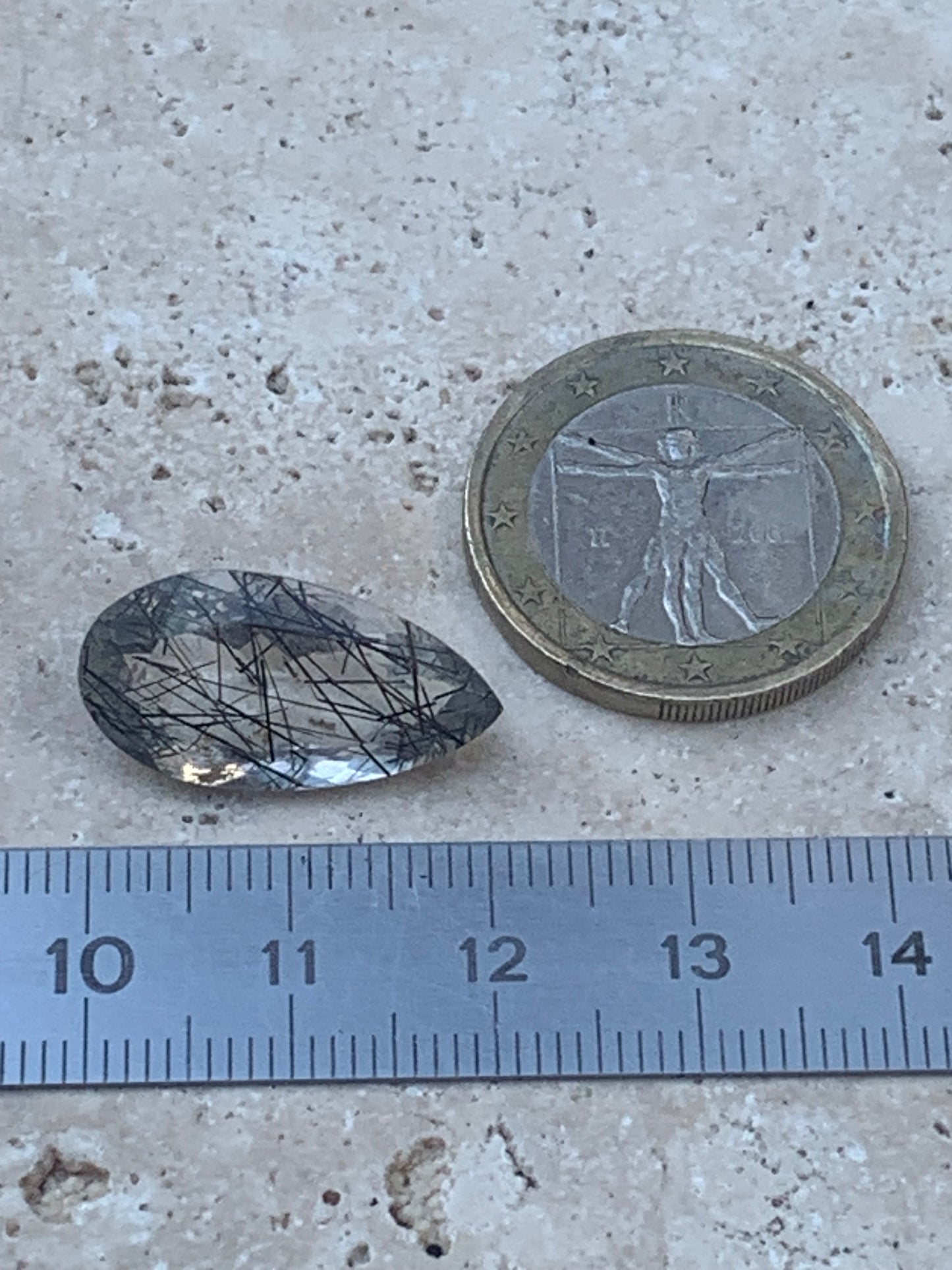 Cristal de roche/ quartz tourmaline noire, pierre taillée de 21mm x12 x 7 - 9 carats. Parfait en bijouterie, collection ,exposition, etc