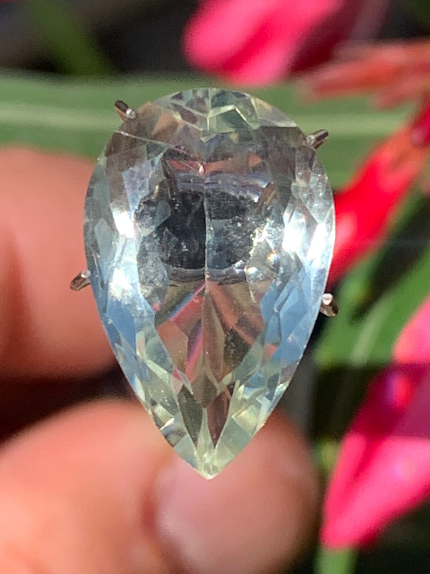 Prasiolite/ Améthyste verte, pierre taillée de 18mm x 12 x 7 - 8,5 carats. Parfait en bijouterie, collection ,exposition...