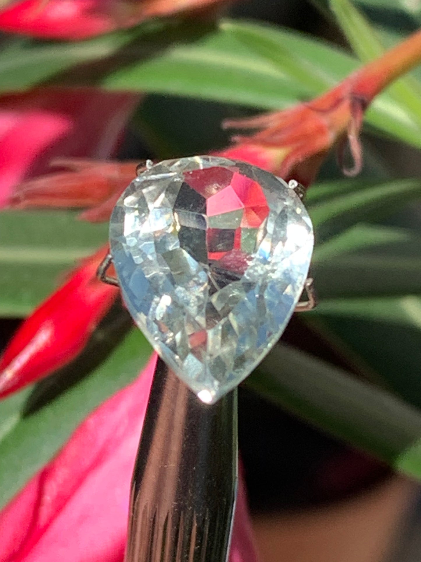 Prasiolite/ Améthyste verte, pierre taillée de 18mm x 12 x 7 - 8,5 carats. Parfait en bijouterie, collection ,exposition...