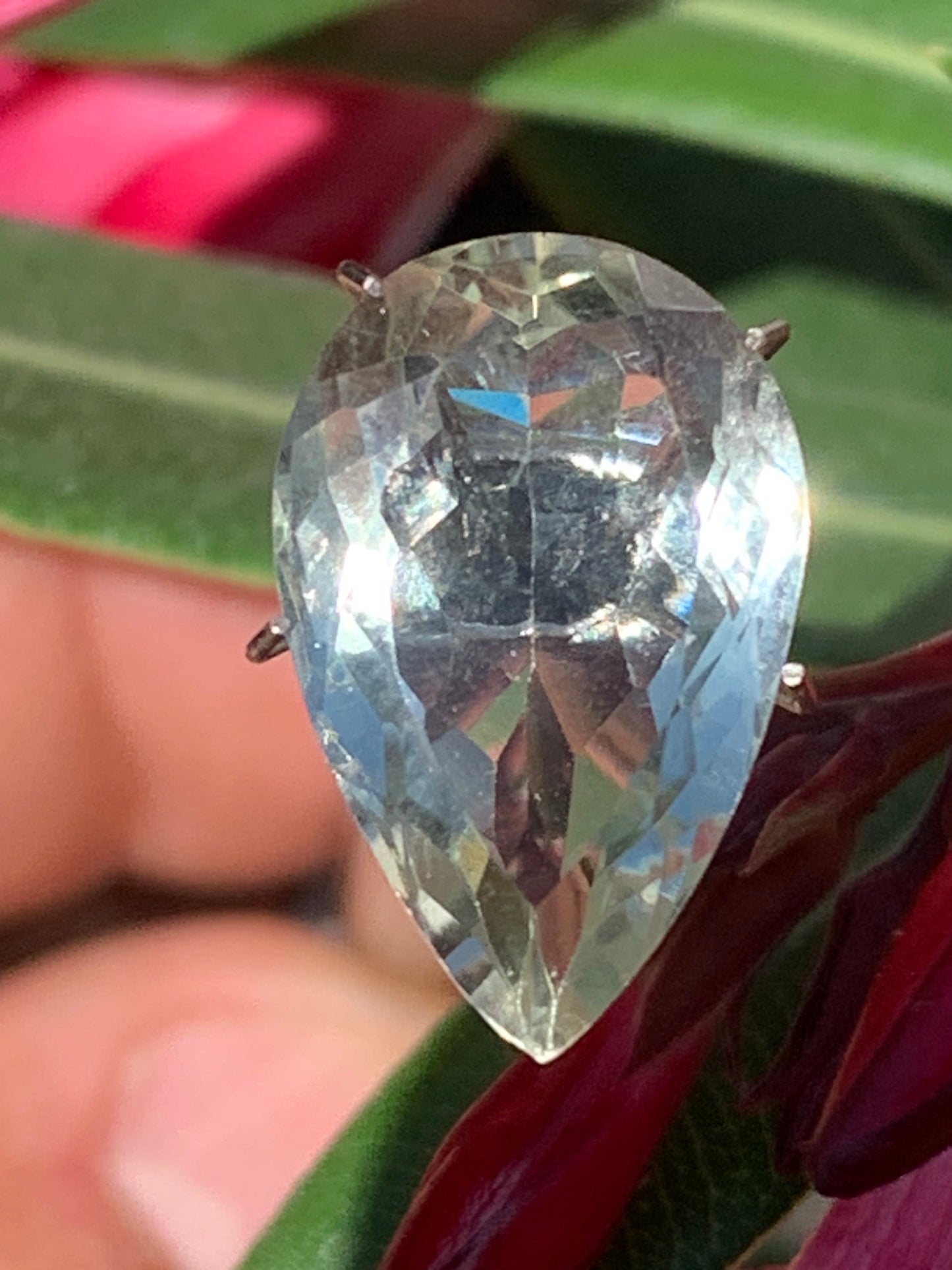 Prasiolite/ Améthyste verte, pierre taillée de 18mm x 12 x 7 - 8,5 carats. Parfait en bijouterie, collection ,exposition...