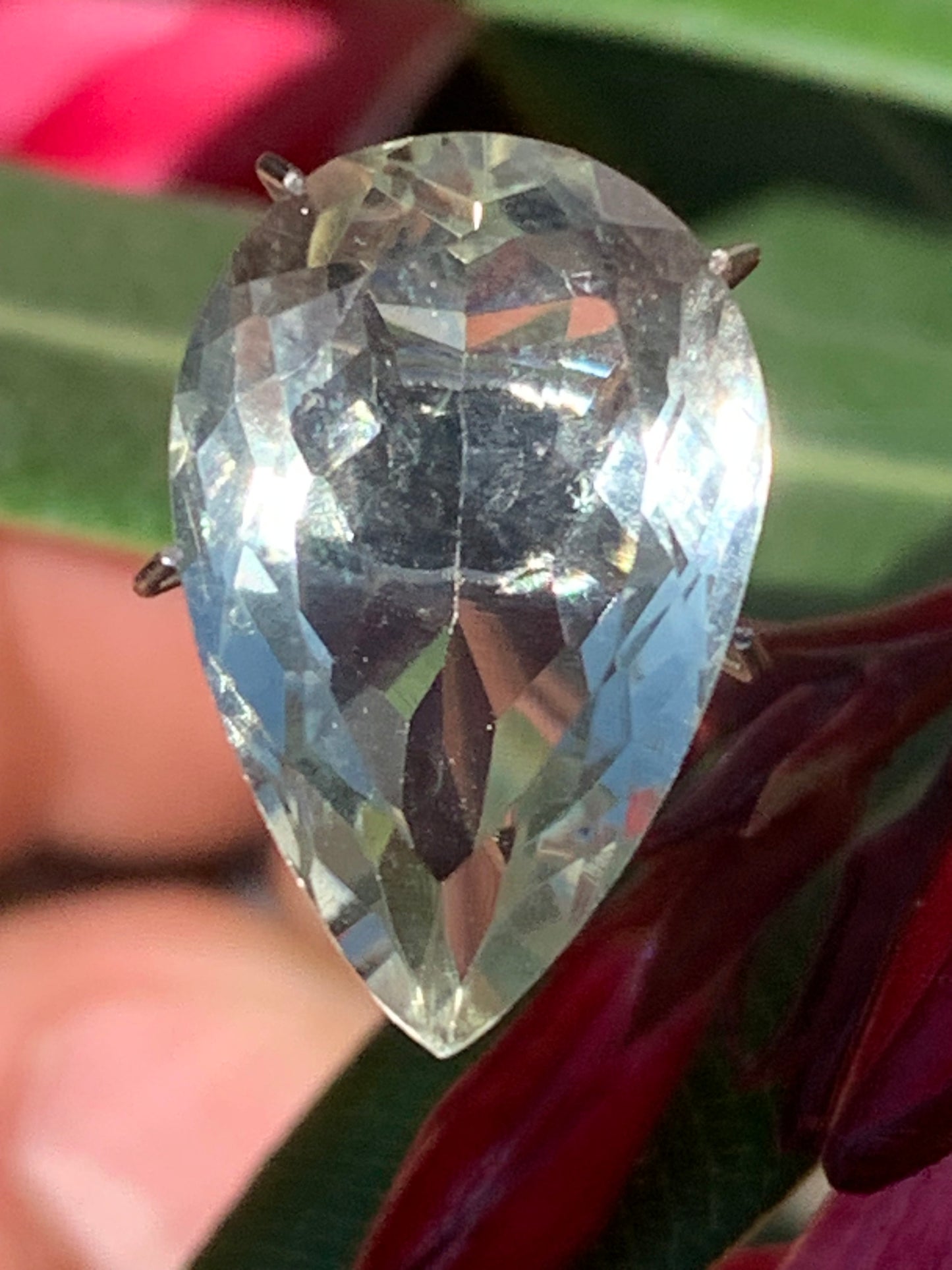 Prasiolite/ Améthyste verte, pierre taillée de 18mm x 12 x 7 - 8,5 carats. Parfait en bijouterie, collection ,exposition...