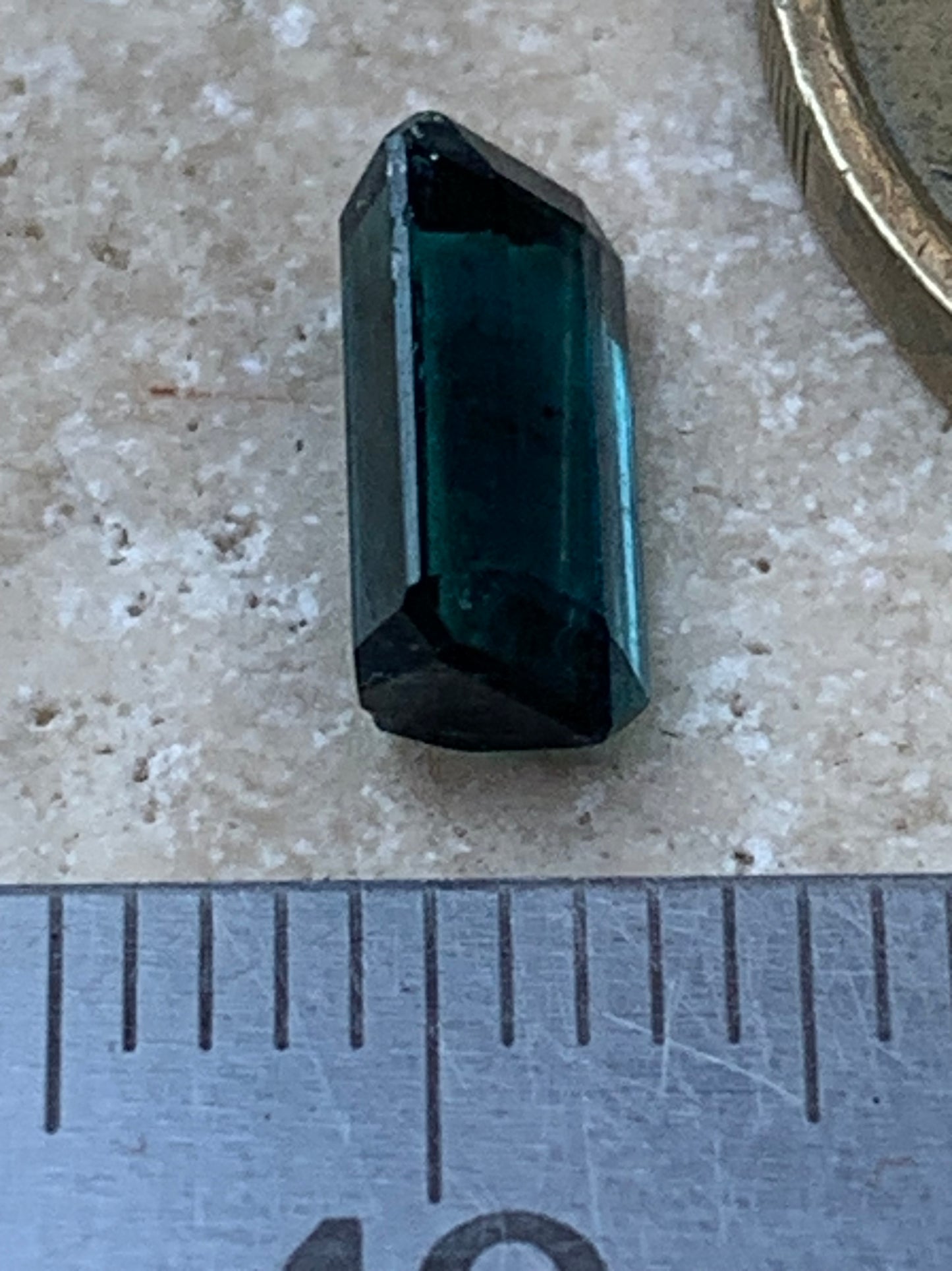 Tourmaline bleue/ Indicolite, pierre taillée de 10mm x 5 x 4 - 1,5 carat. Parfait en bijouterie, collection ,exposition...