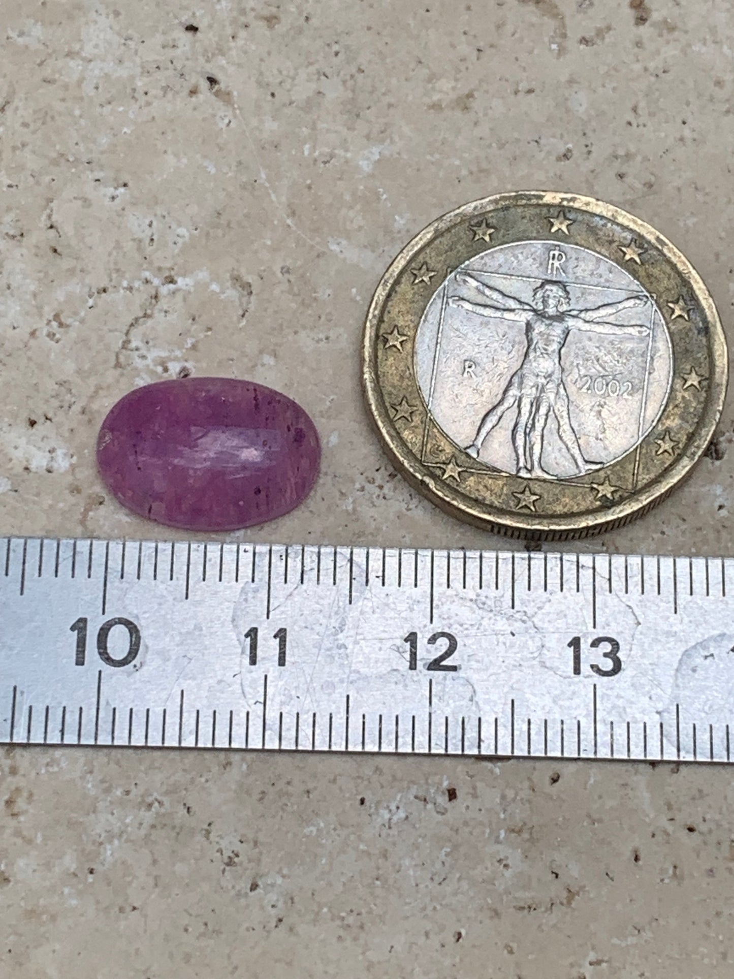 Améthyste, cabochon de 10mm x 5 x 4 - 1,5 carats. Parfait en bijouterie, collection ,exposition...
