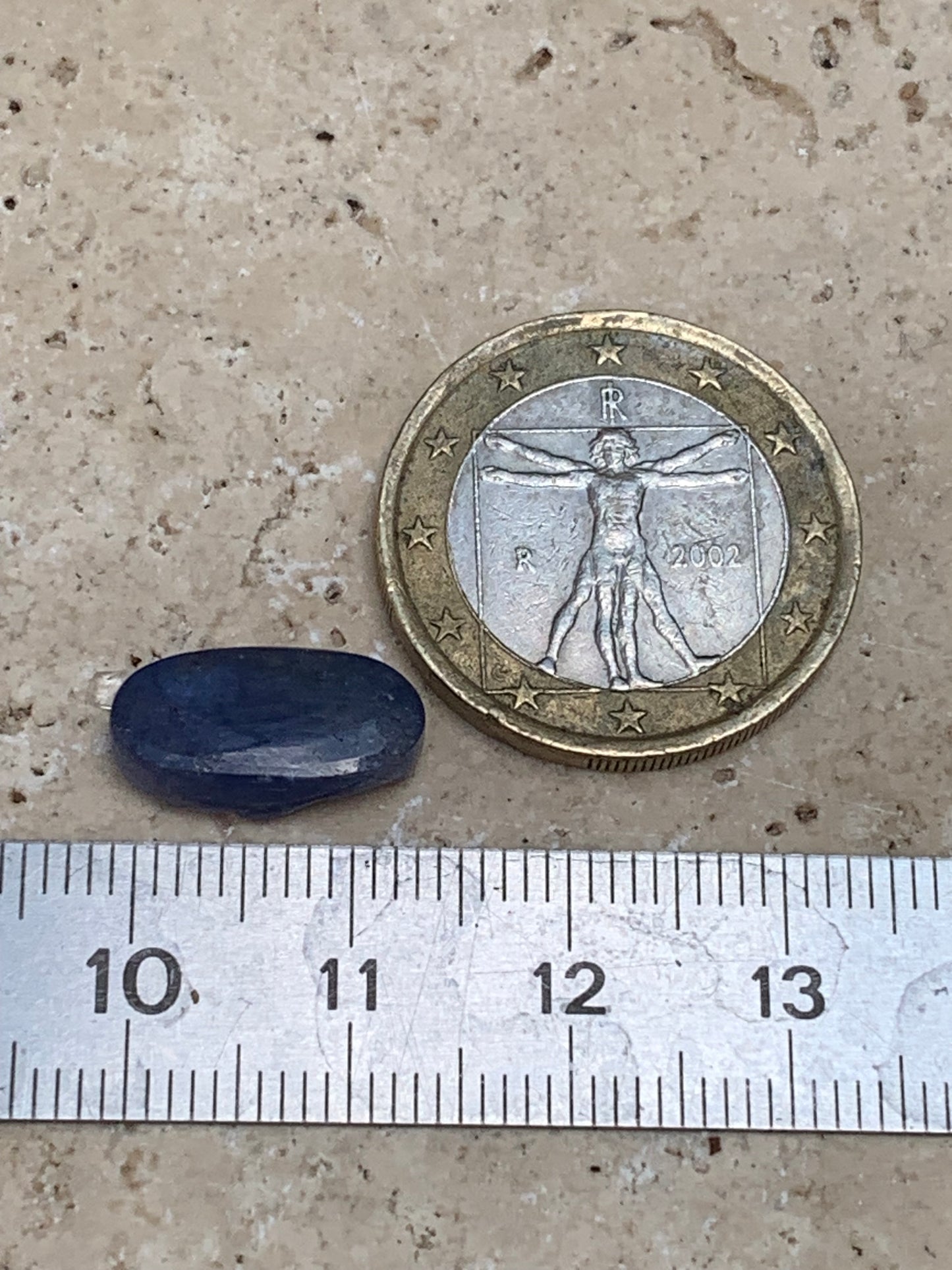 Cyanite disthène, cabochon de 15mm x 8 x 4 - 5 carats. Parfait en bijouterie, collection ,exposition...