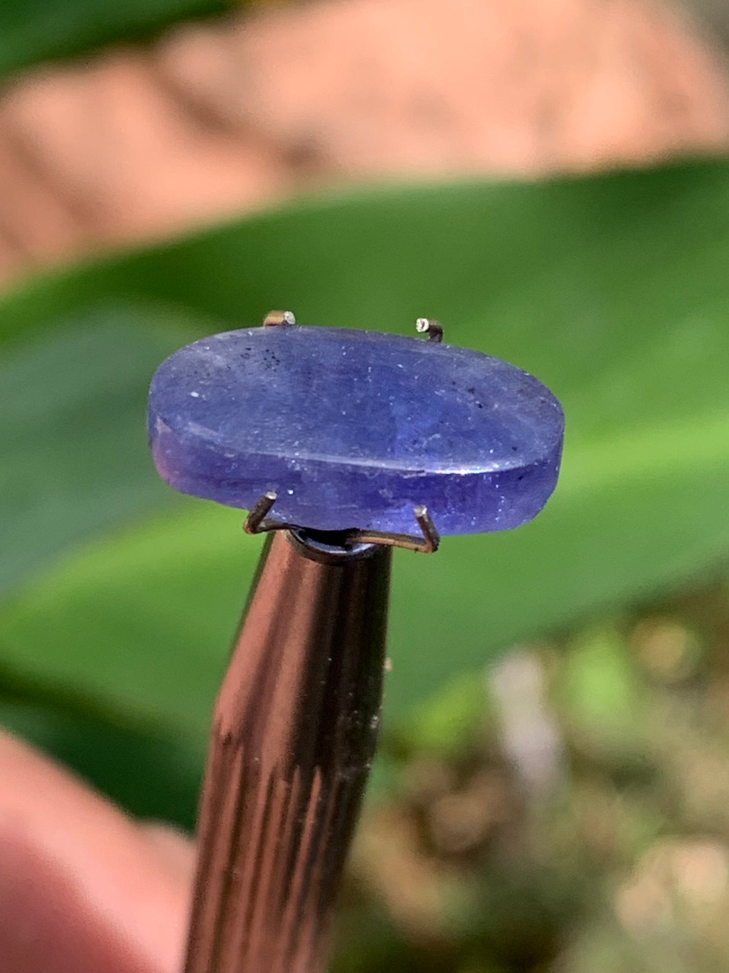 Cyanite disthène, cabochon de 15mm x 8 x 4 - 5 carats. Parfait en bijouterie, collection ,exposition...
