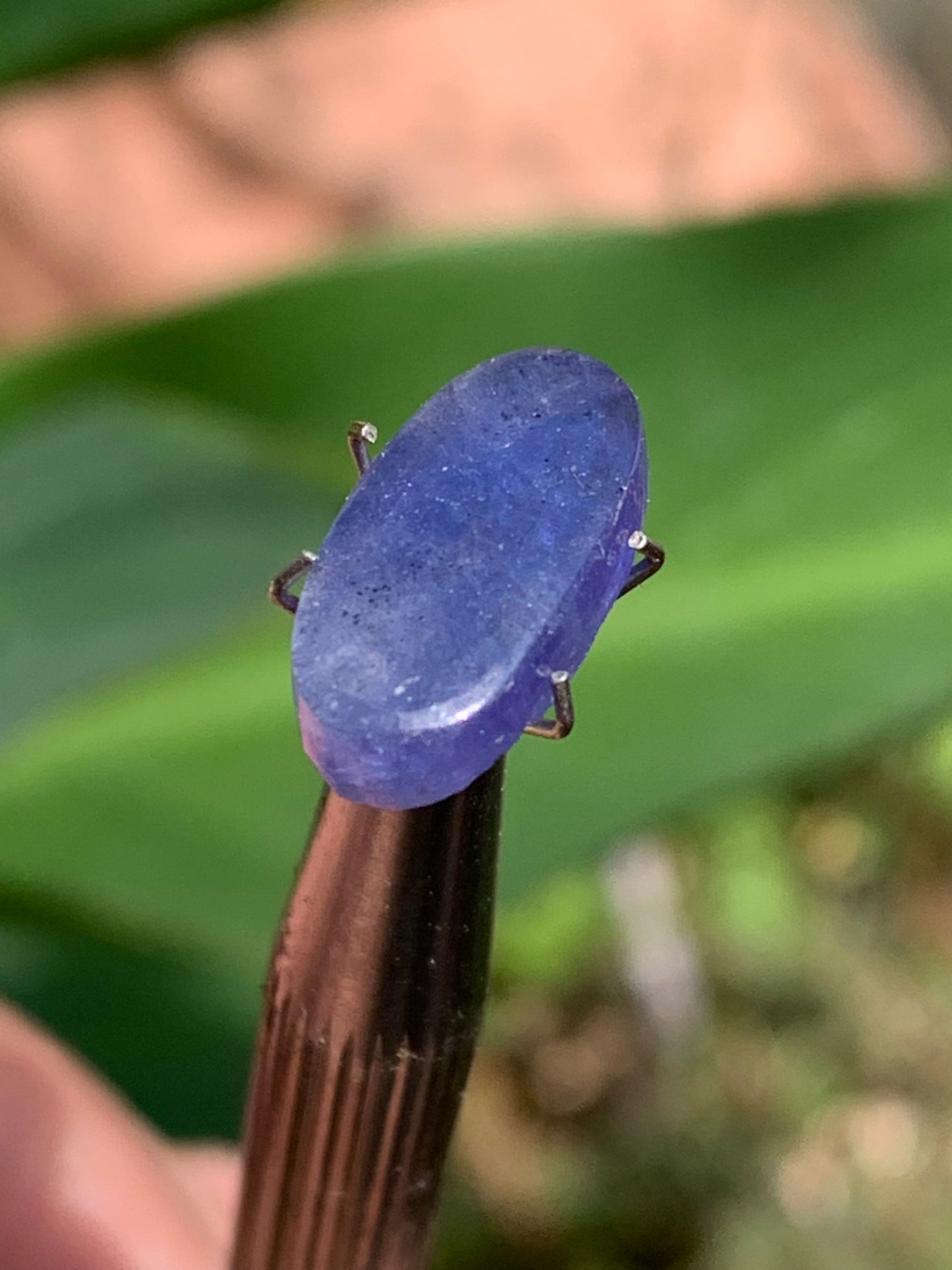 Cyanite disthène, cabochon de 15mm x 8 x 4 - 5 carats. Parfait en bijouterie, collection ,exposition...