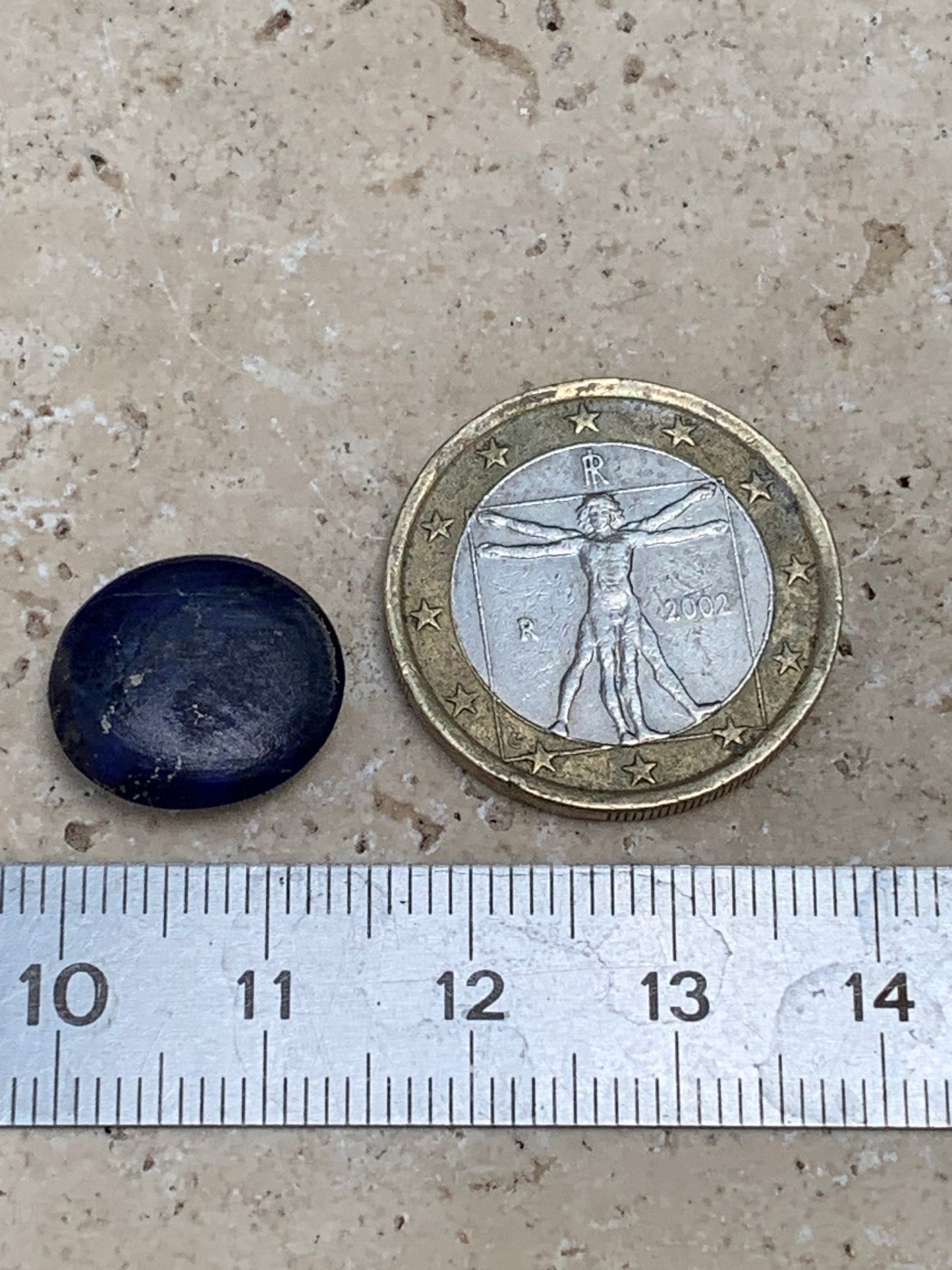 Lapis lazuli, cabochon de 15mm x13 x5 - 6,5 carats. Parfait en bijouterie, collection ,exposition...