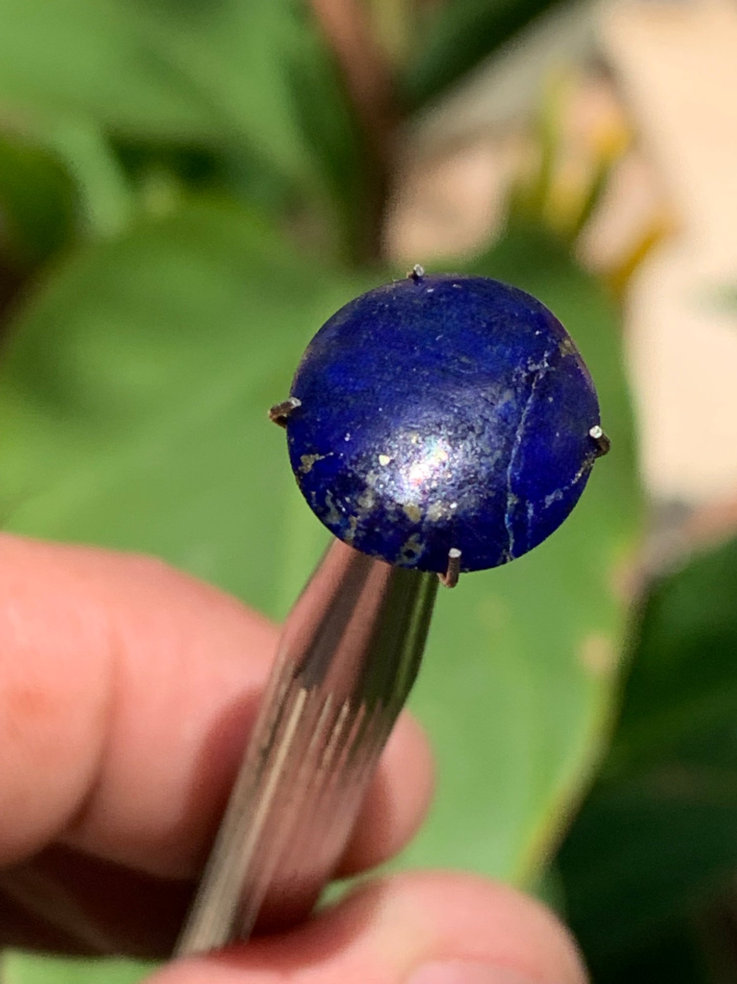 Lapis lazuli, cabochon de 15mm x13 x5 - 6,5 carats. Parfait en bijouterie, collection ,exposition...