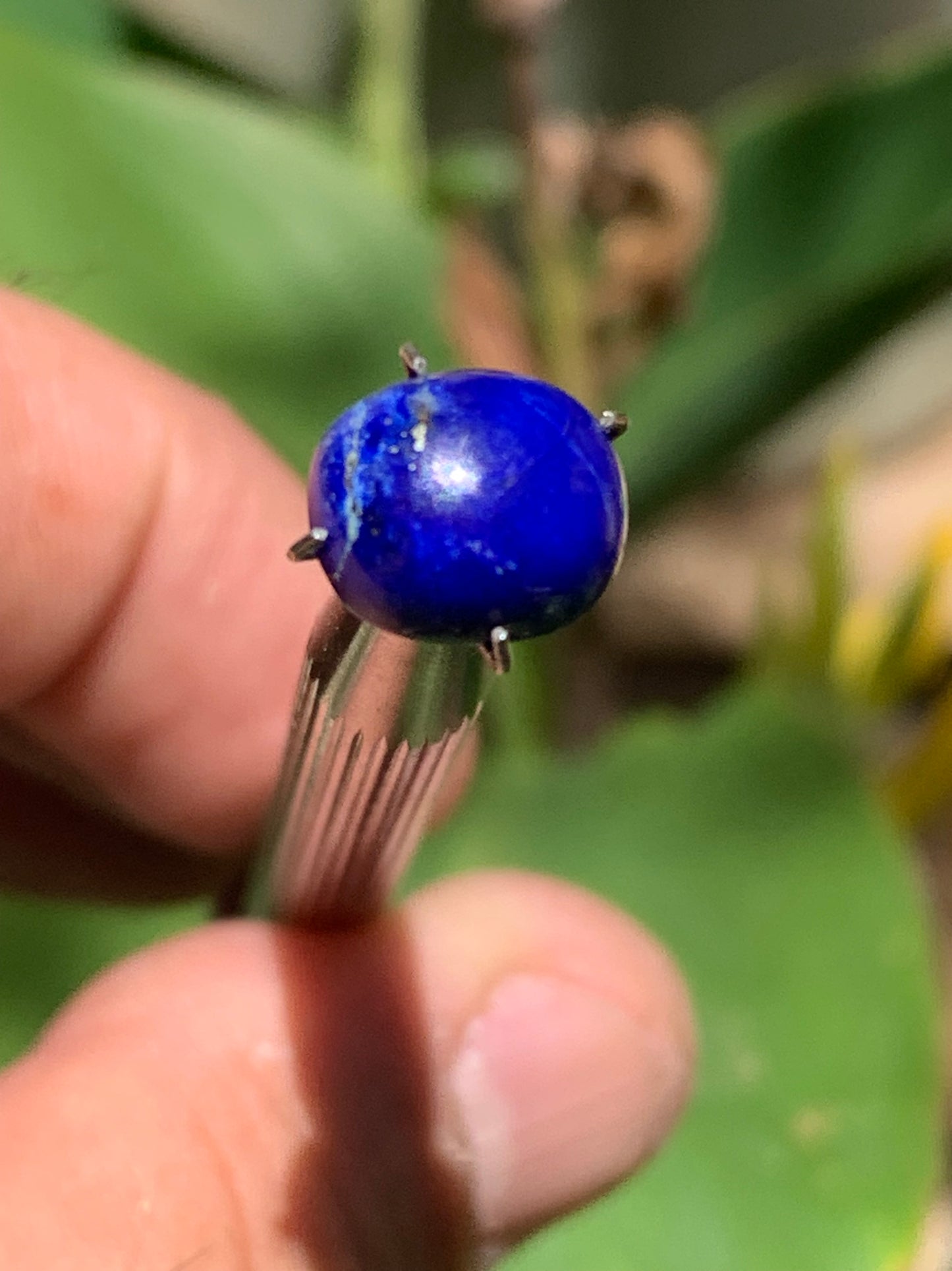 Lapis lazuli, cabochon de 10mm x9 x5 - 3,5 carats. Parfait en bijouterie, collection ,exposition...