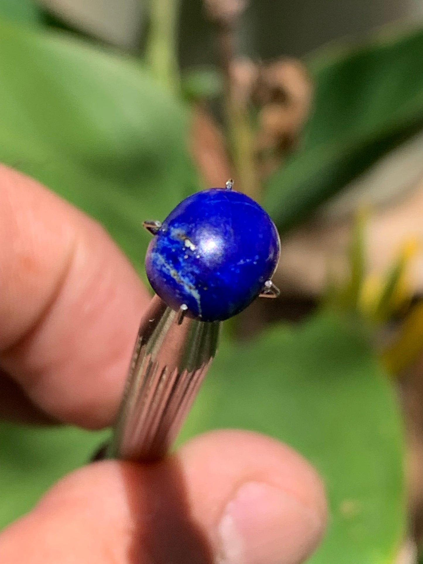 Lapis lazuli, cabochon de 10mm x9 x5 - 3,5 carats. Parfait en bijouterie, collection ,exposition...