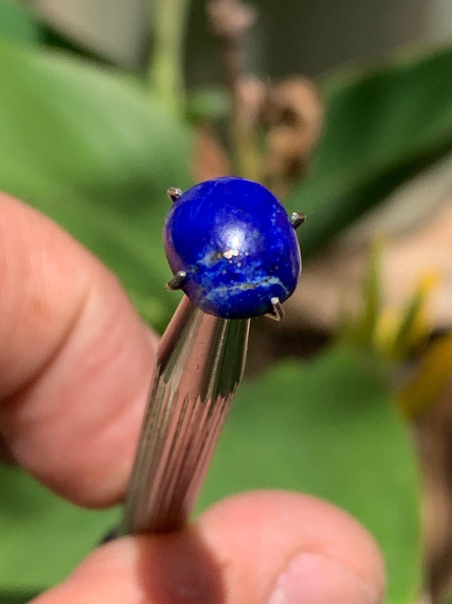 Lapis lazuli, cabochon de 10mm x9 x5 - 3,5 carats. Parfait en bijouterie, collection ,exposition...