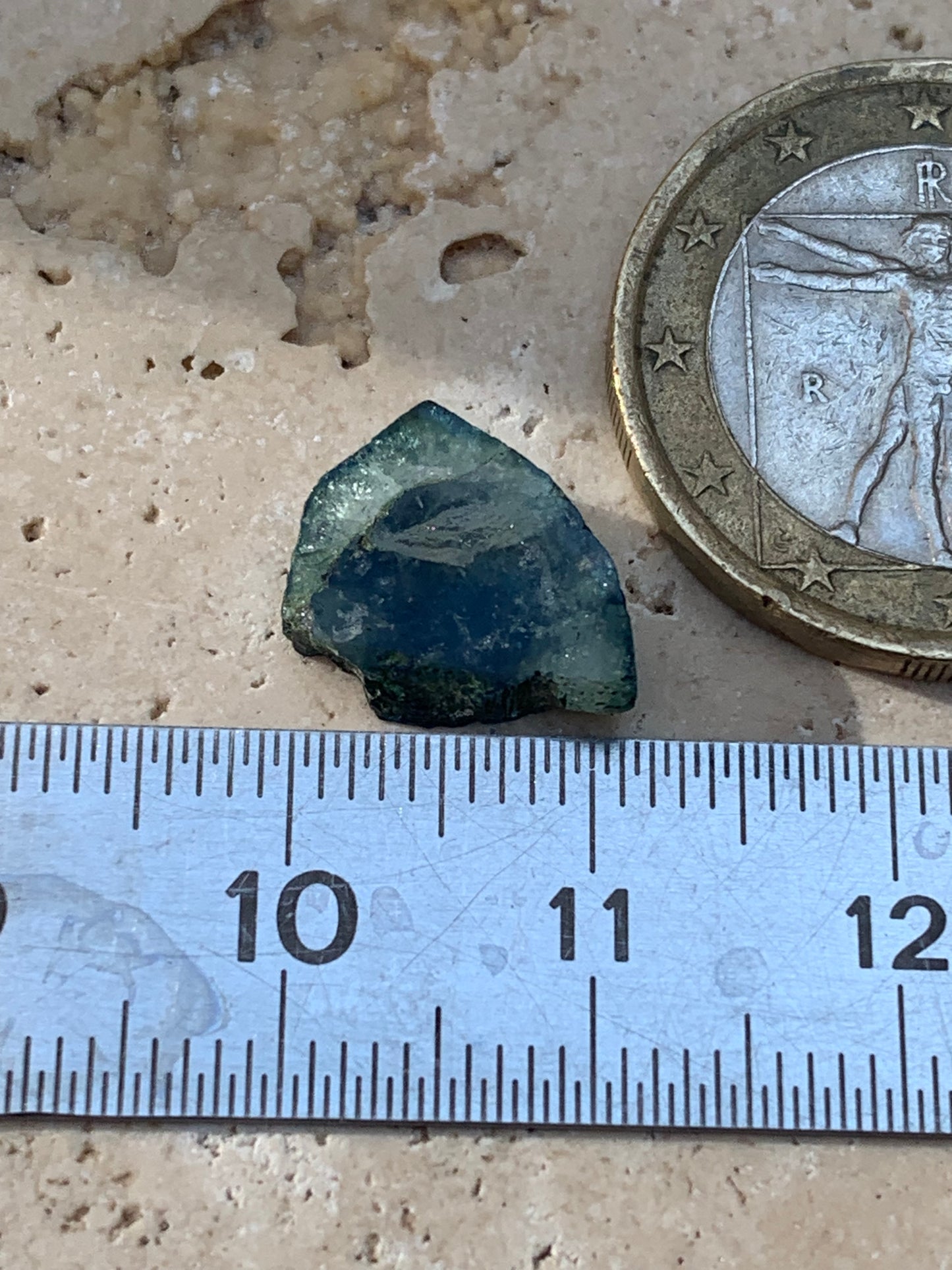 Tourmaline/ Indicolite, de 13mm x10 x 3 environ - 4,5 carats. Parfait en bijouterie, collection ,exposition...