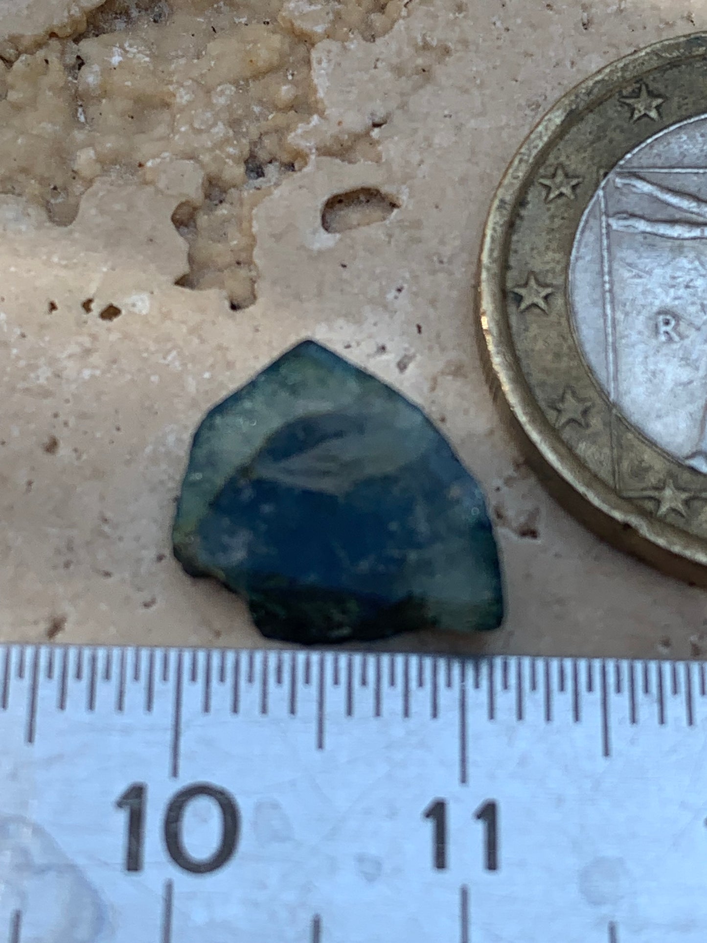 Tourmaline/ Indicolite, de 13mm x10 x 3 environ - 4,5 carats. Parfait en bijouterie, collection ,exposition...