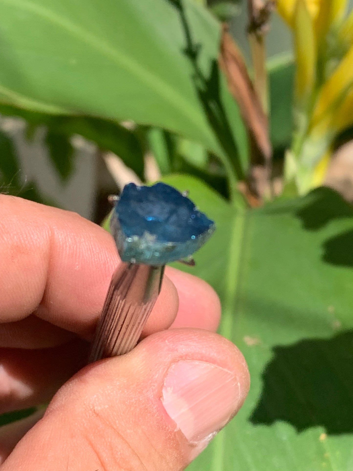 Tourmaline/ Indicolite, de 13mm x10 x 3 environ - 4,5 carats. Parfait en bijouterie, collection ,exposition...