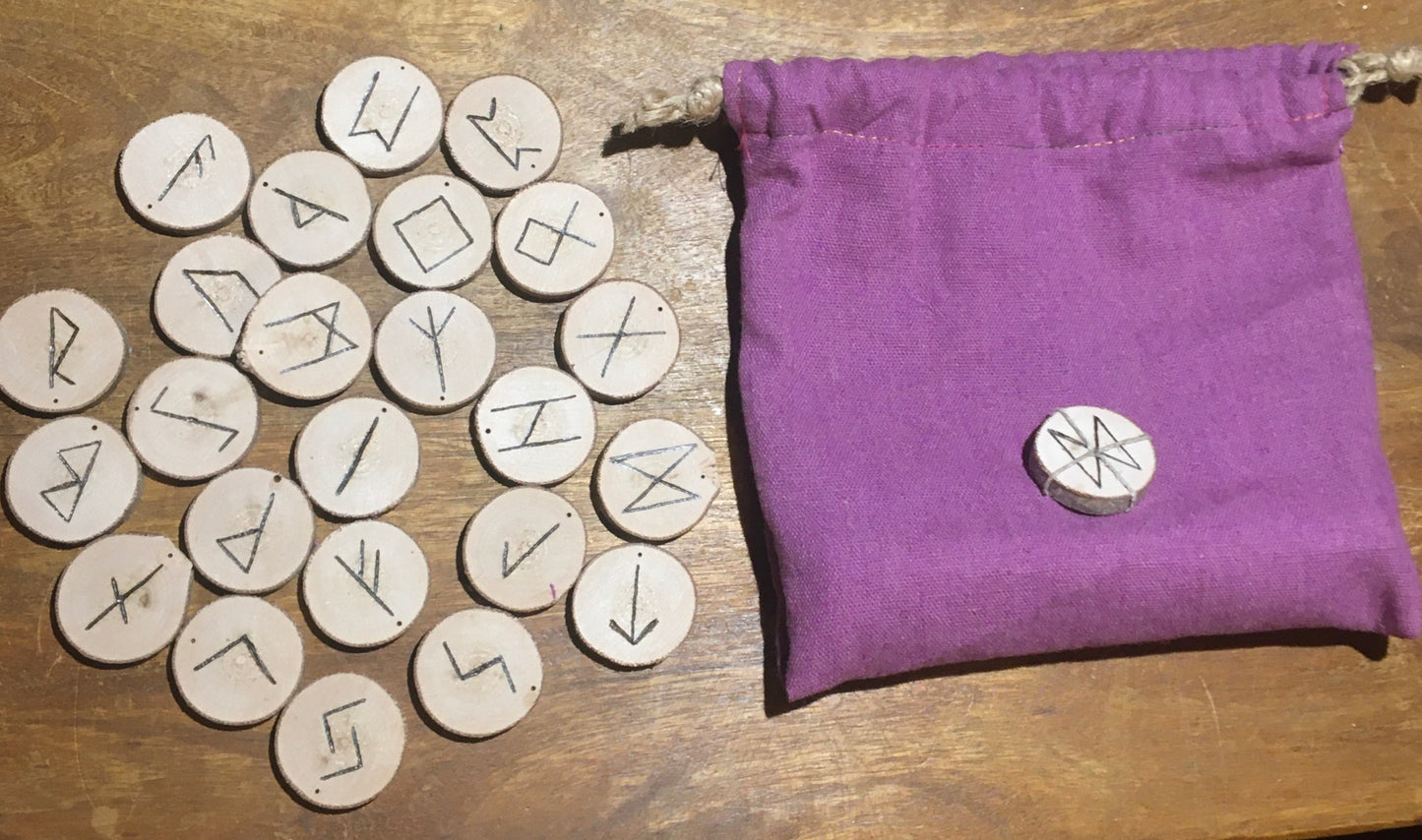 Selection of wooden runes, 25 engraved stones, approximately 2.5 centimeters in size. Very high quality, handmade according to the rules! Perfect!