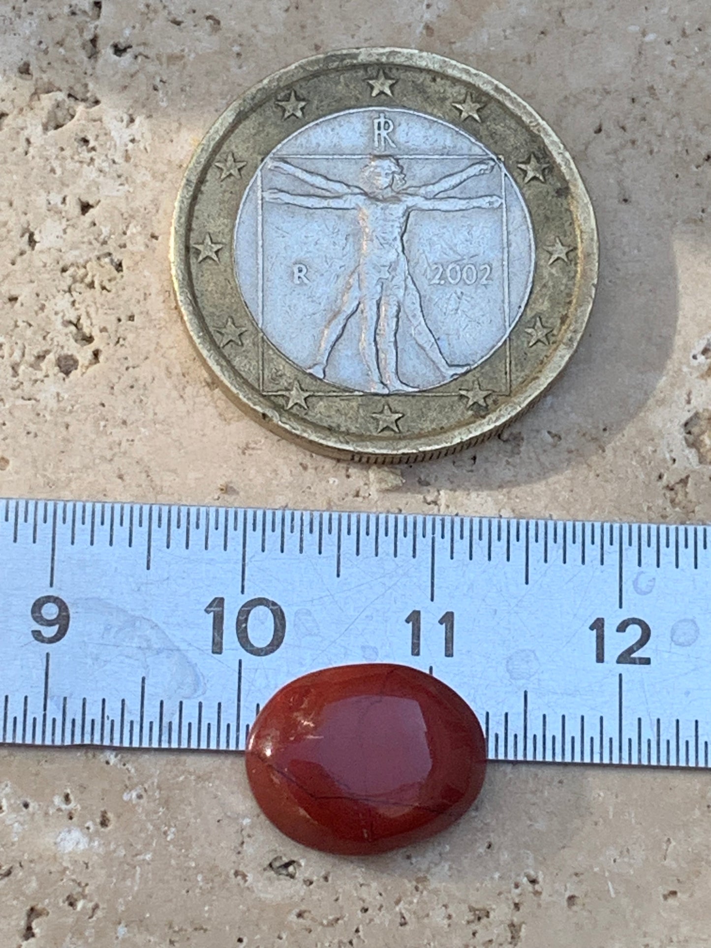 Jaspe rouge, cabochon de 13mm x10 x4 - 4 carats. Parfait en bijouterie, collection ,exposition...