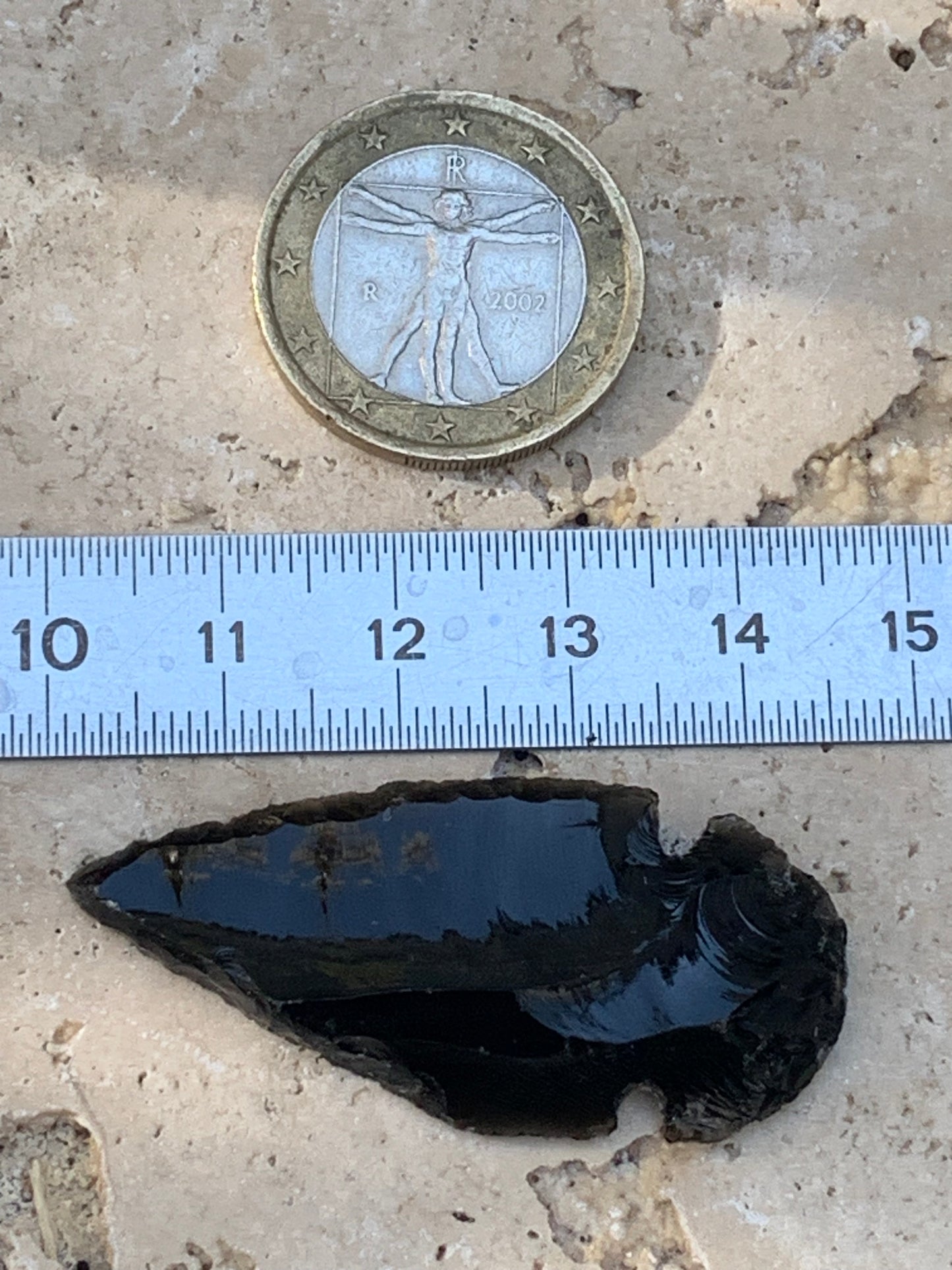 Obsidienne Noire - Pointe de flèche de 45 x 20 x 6 mm - 4,7 grammes. Spècimen récent, taillé au Mexique !