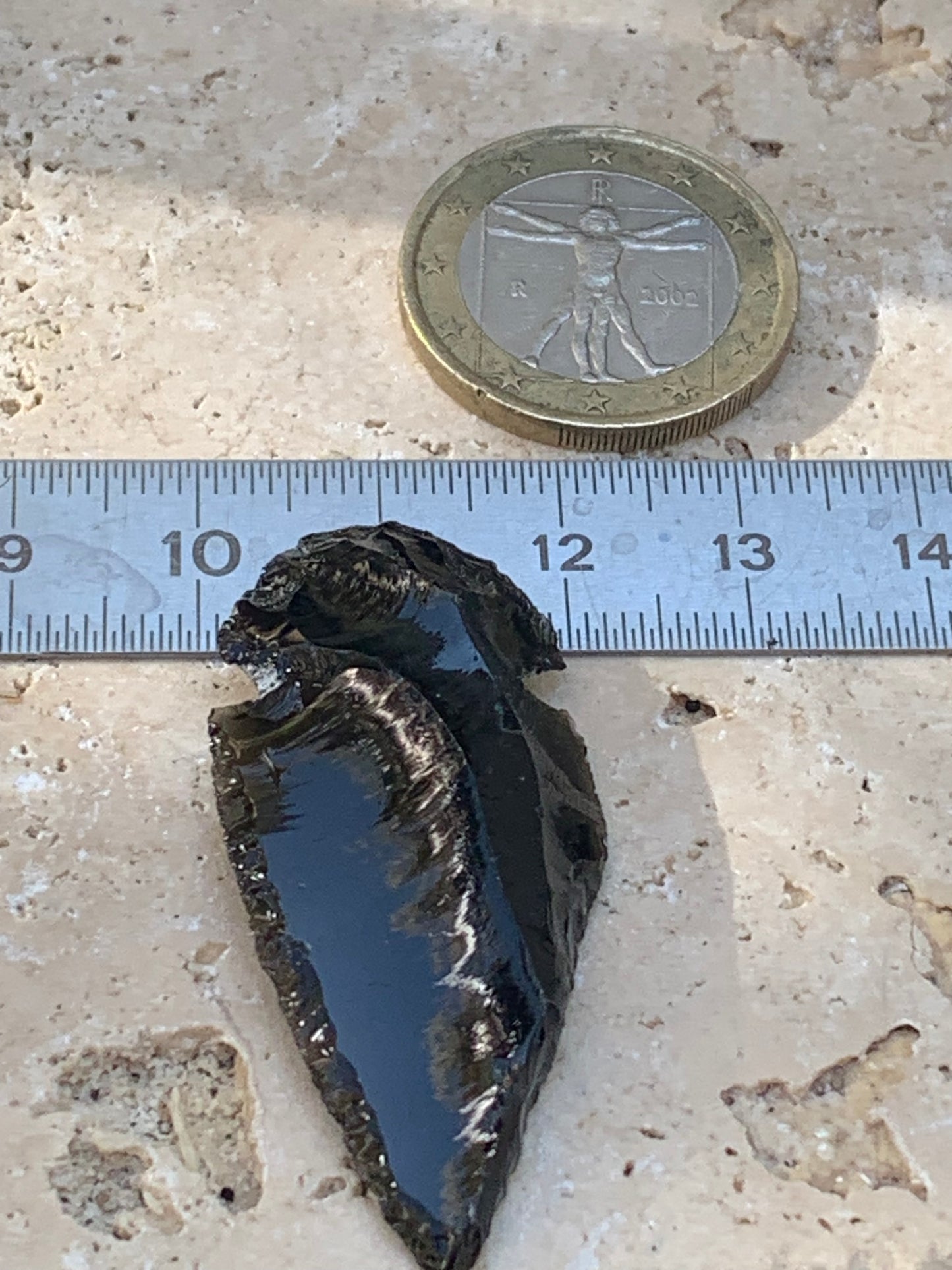 Obsidienne Noire - Pointe de flèche de 45 x 20 x 6 mm - 4,7 grammes. Spècimen récent, taillé au Mexique !