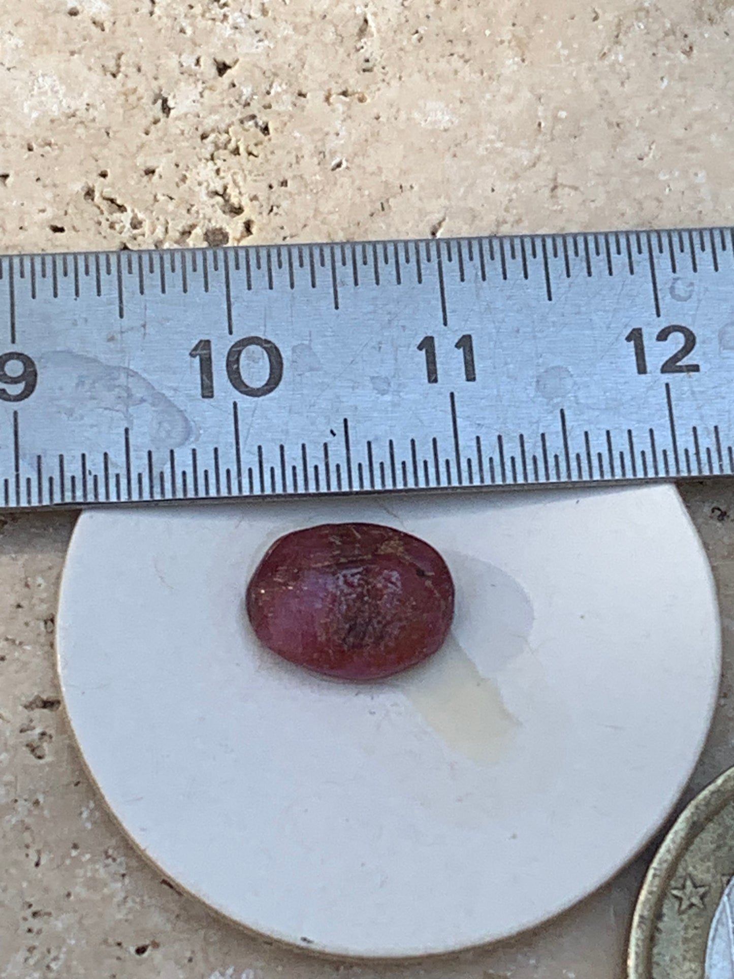 Rubis, cabochon de 10mm x7 x3 - 2,5 carats. Parfait en bijouterie, collection ,exposition...