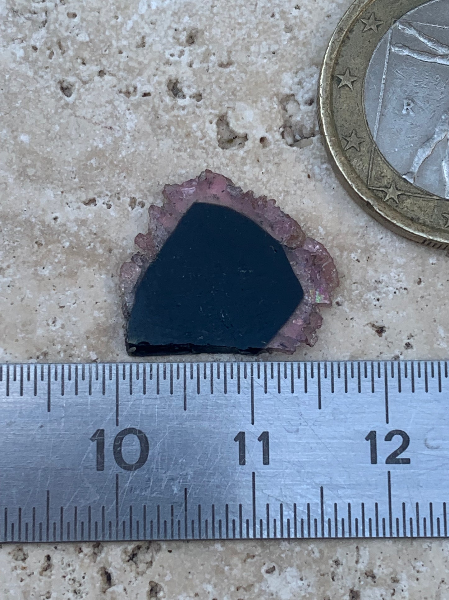 Tourmaline melon d'eau/ pastèque, de 17mm x15 x2 environ - 4 carats. Parfait en bijouterie, collection ,exposition...