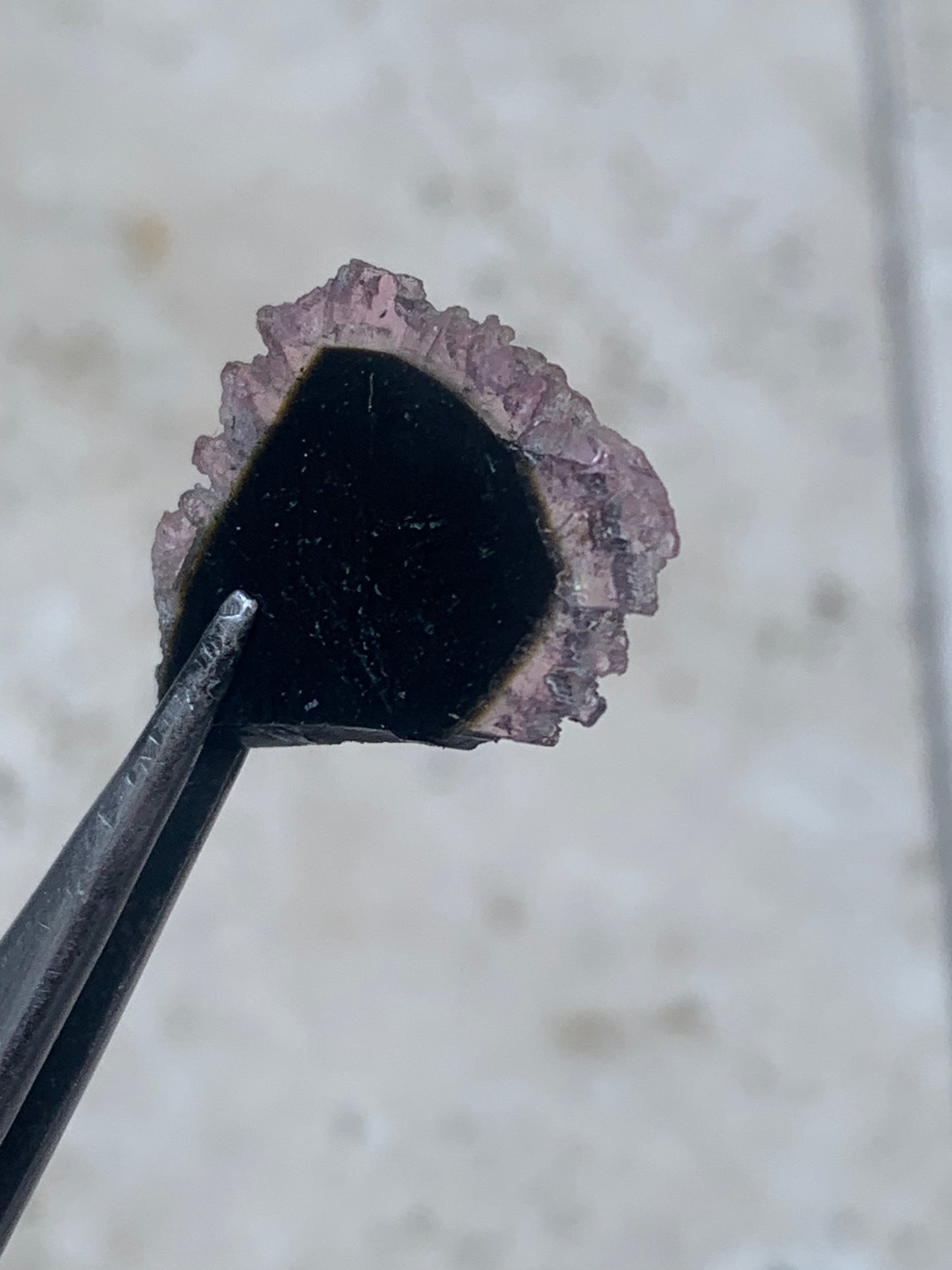 Tourmaline melon d'eau/ pastèque, de 17mm x15 x2 environ - 4 carats. Parfait en bijouterie, collection ,exposition...