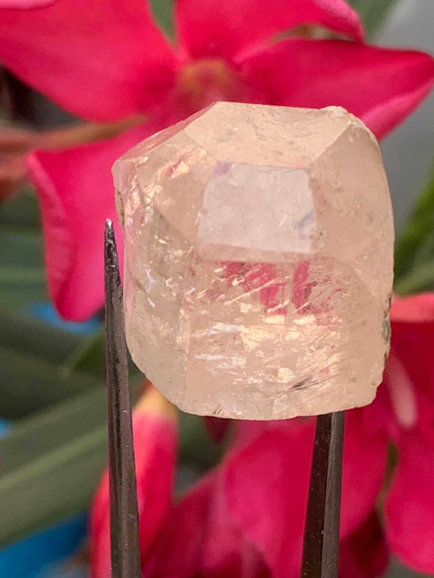 Imperial Topaz, superb natural crystal measuring 21mm x 18mm x 12mm - 11 grams/ 55 carats. Beautiful collector's item, unique and quite rare on the market!